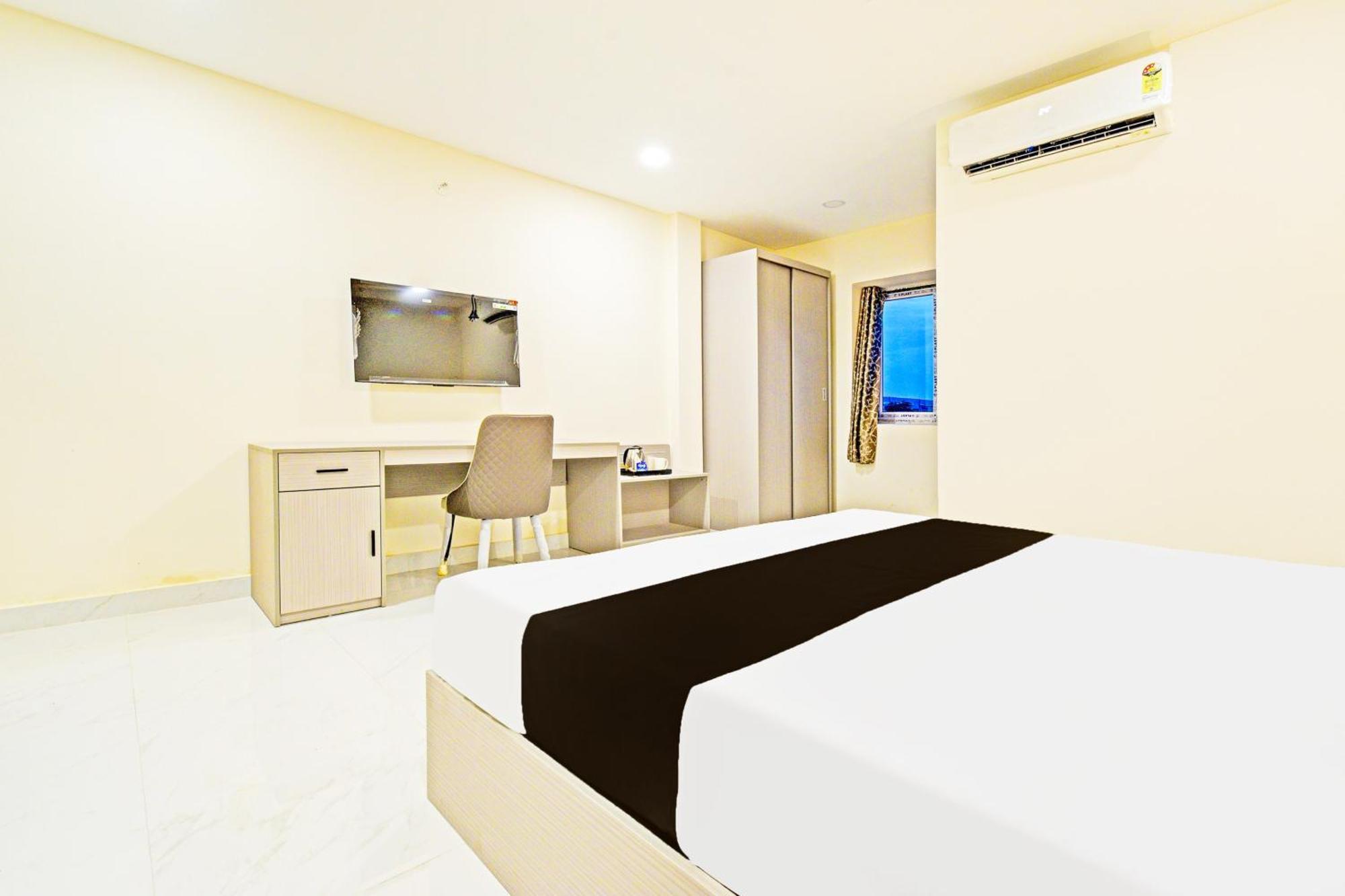 Super Collection O Sanath Nagar Near Railway Station Hyderabad
