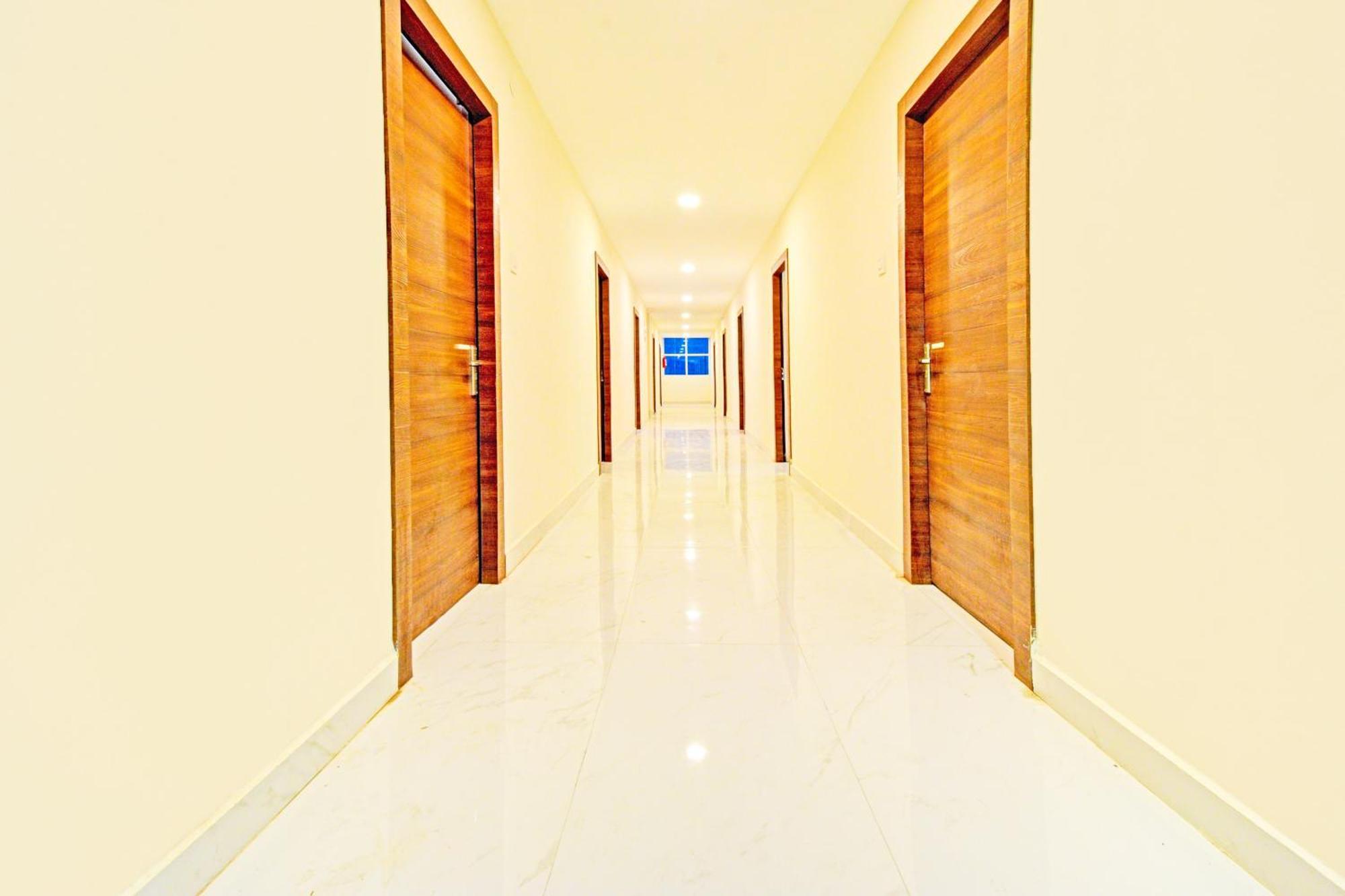 Super Collection O Sanath Nagar Near Railway Station Hotel Hyderabad
