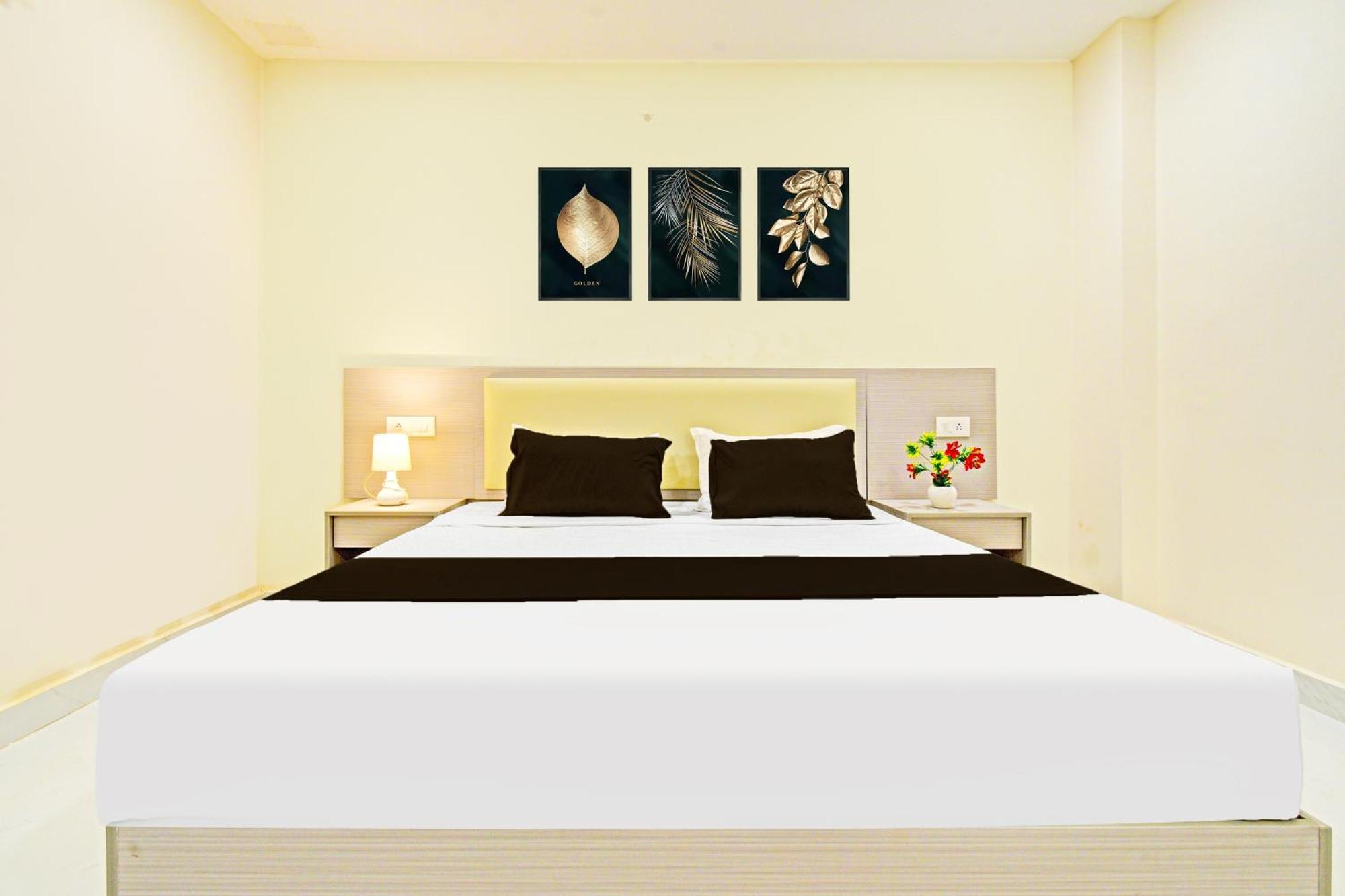 Super Collection O Sanath Nagar Near Railway Station 3*