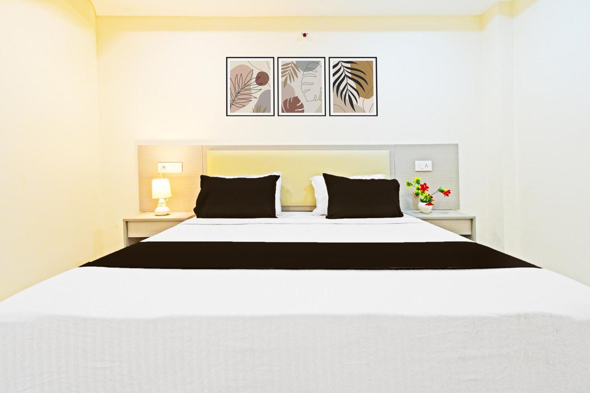Super Collection O Sanath Nagar Near Railway Station Hotel