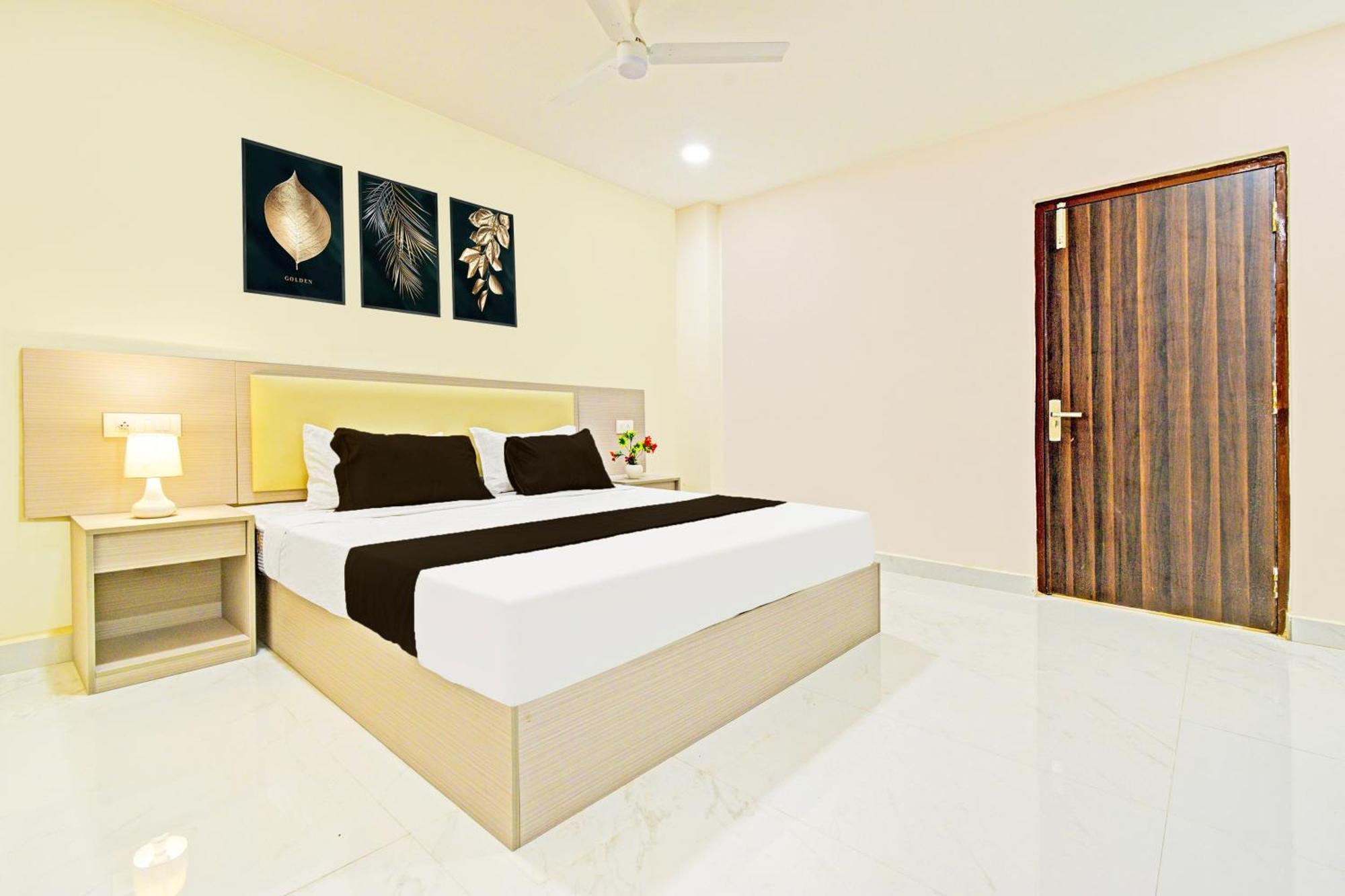 Super Collection O Sanath Nagar Near Railway Station 3*