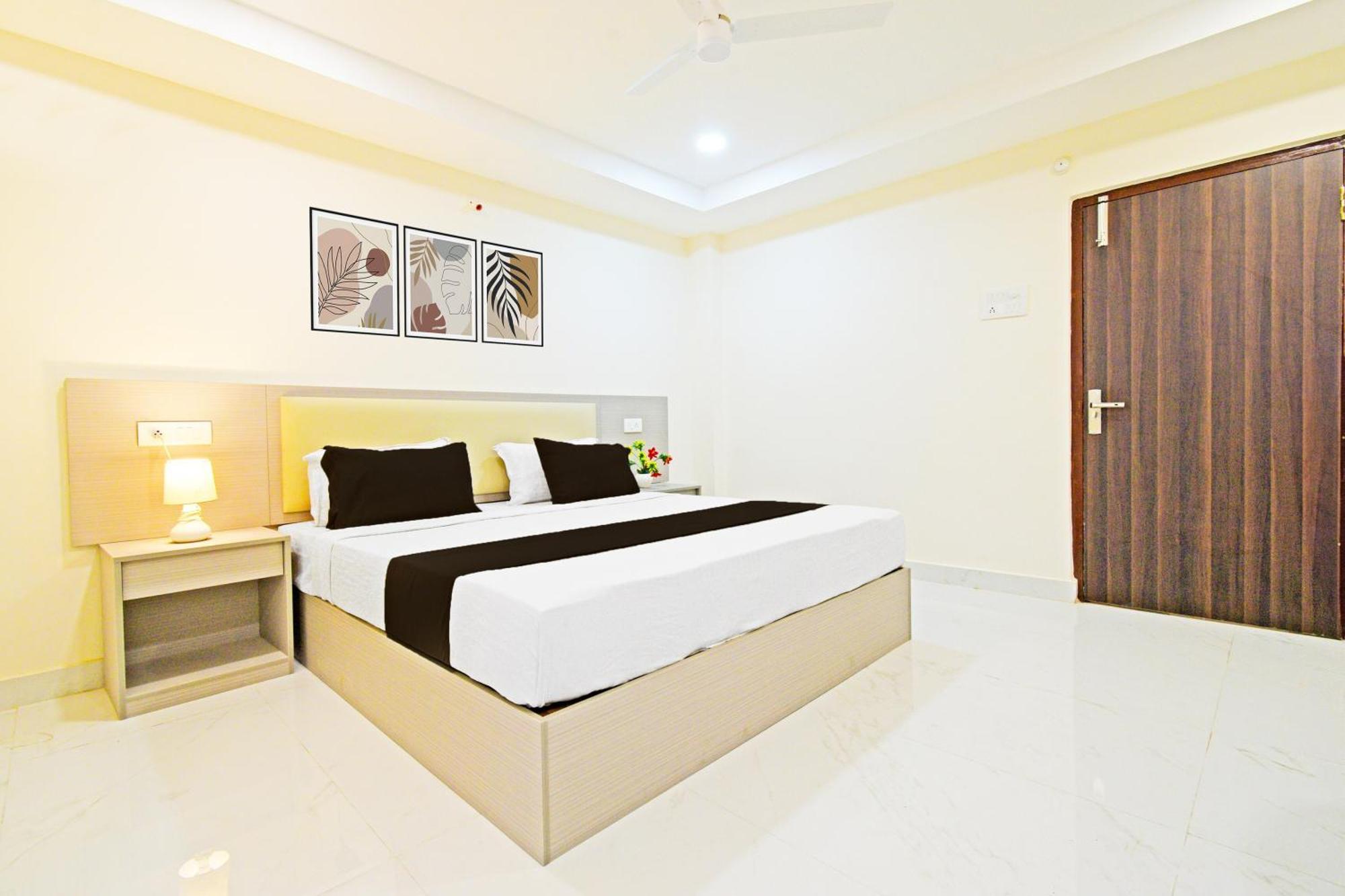 Super Collection O Sanath Nagar Near Railway Station 3*