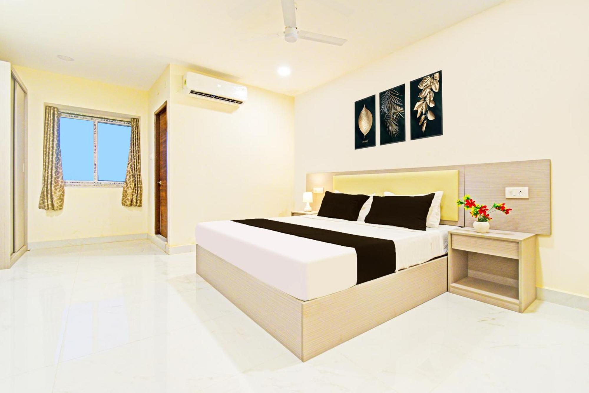 Hotel Super Collection O Sanath Nagar Near Railway Station 3*
