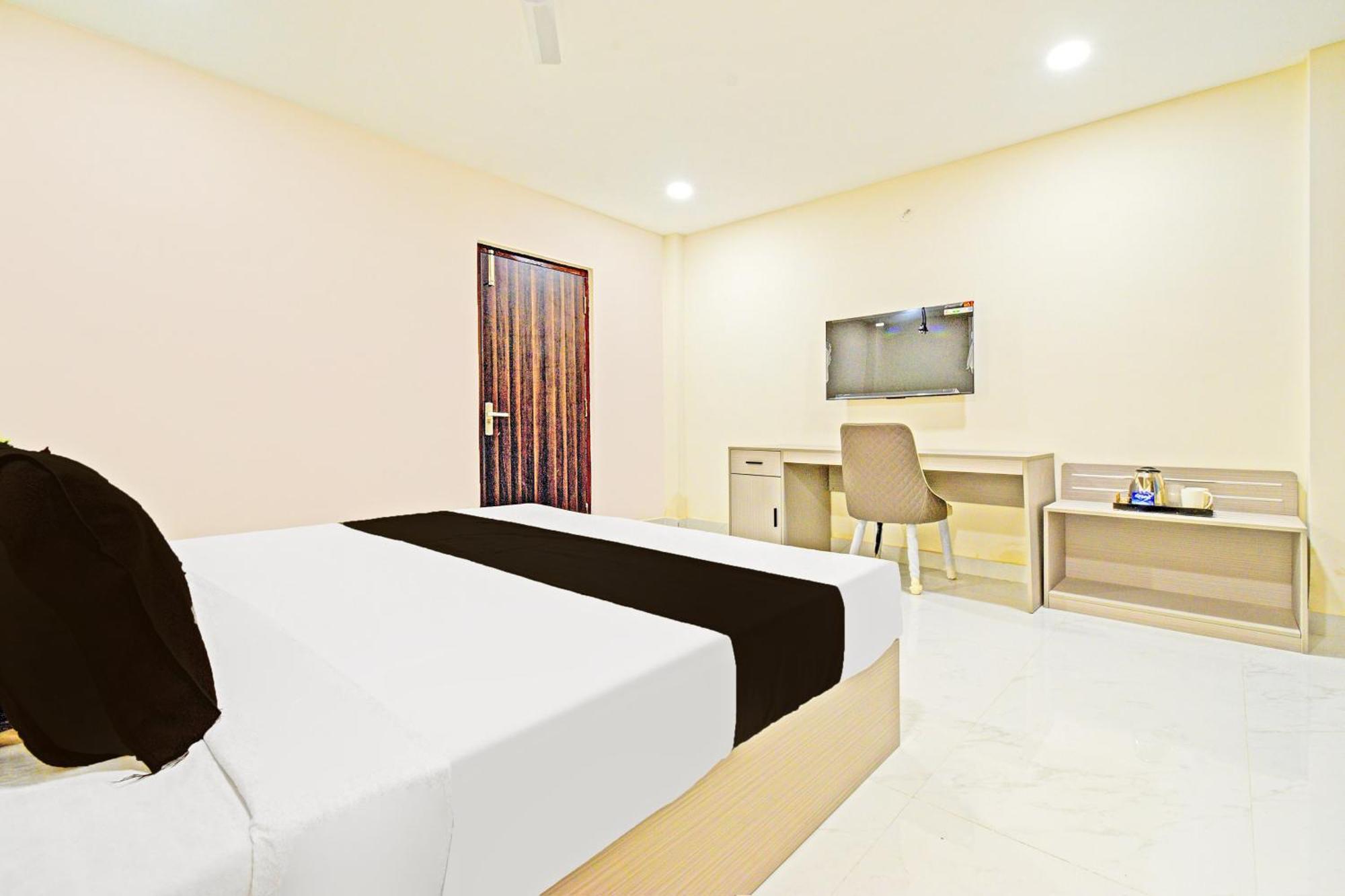 Super Collection O Sanath Nagar Near Railway Station Hyderabad