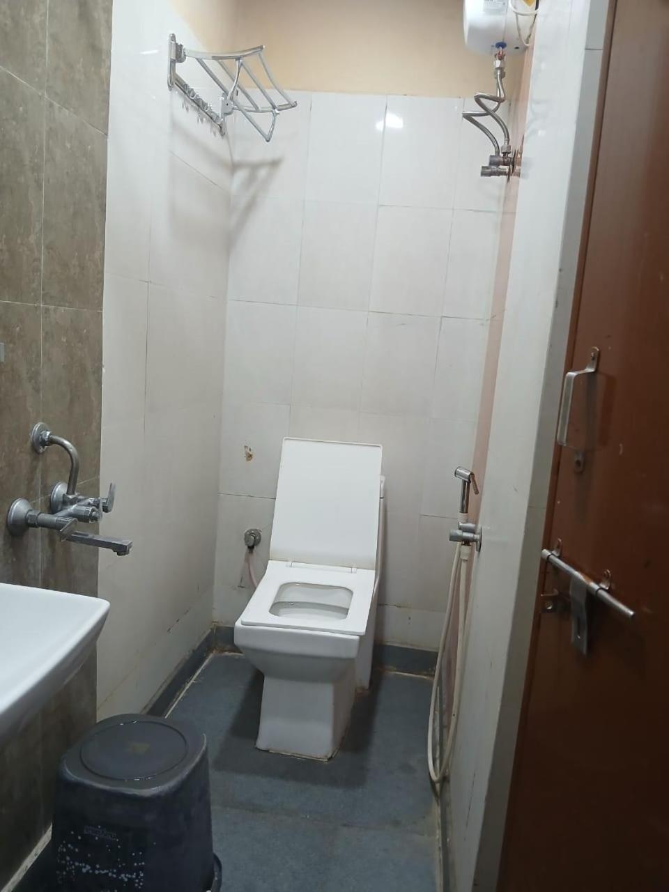 Blossoms Inn- Lakdikapul 3*