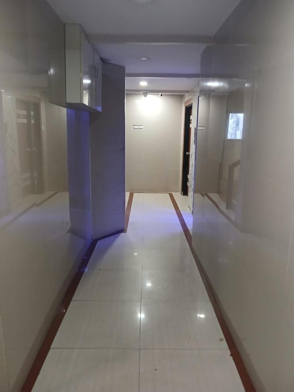 Blossoms Inn- Lakdikapul
