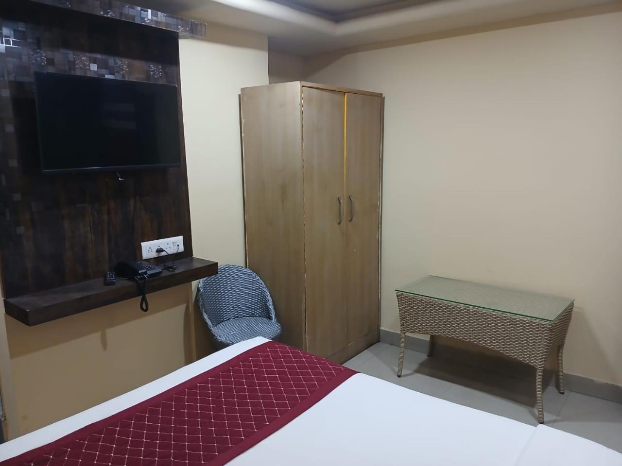 Blossoms Inn- Lakdikapul Hyderabad