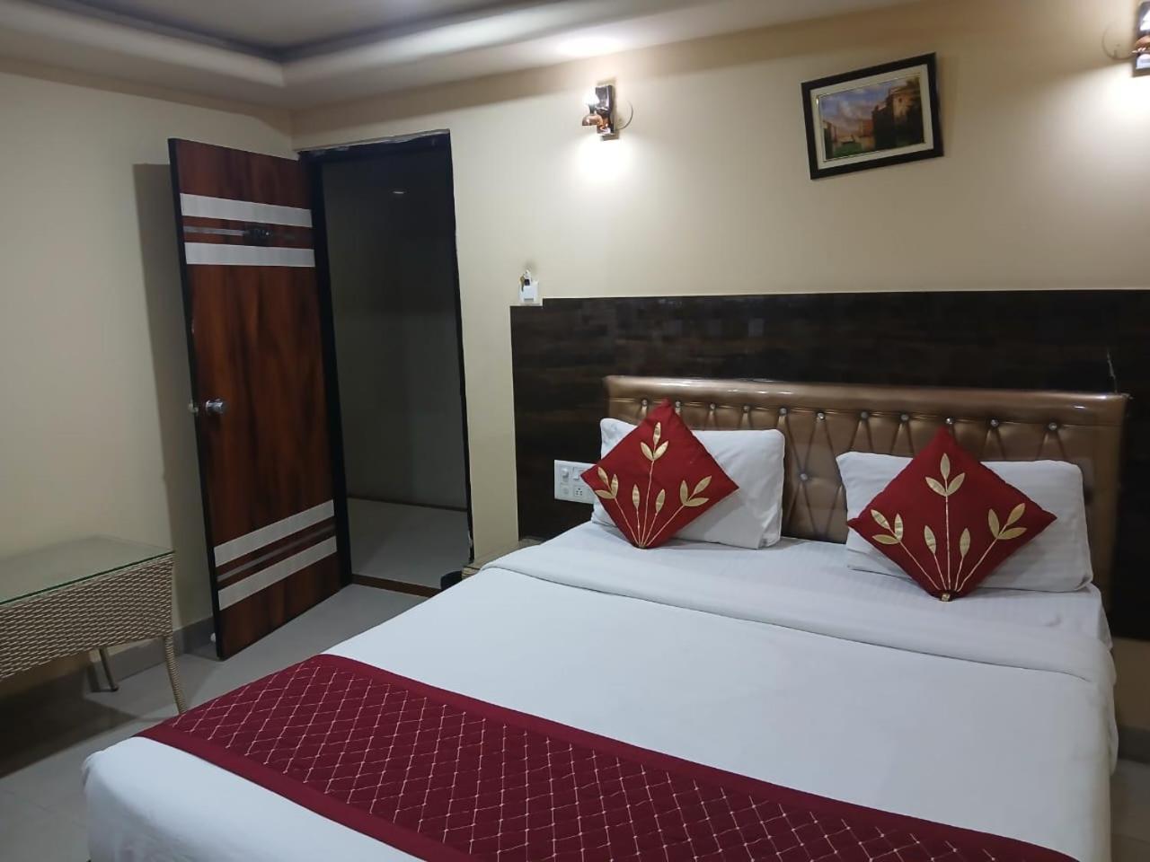 Hotel Blossoms Inn- Lakdikapul Hyderabad