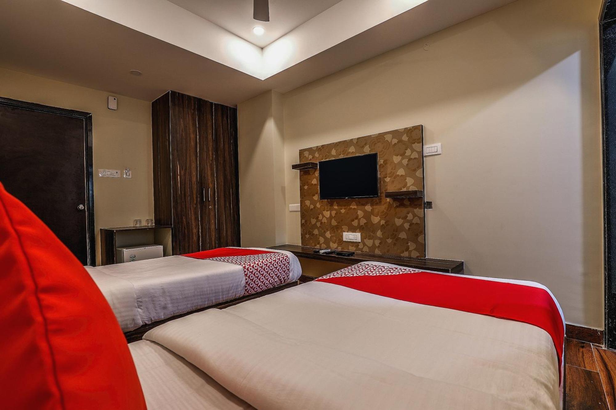 Hotel Capital O Sky Grand