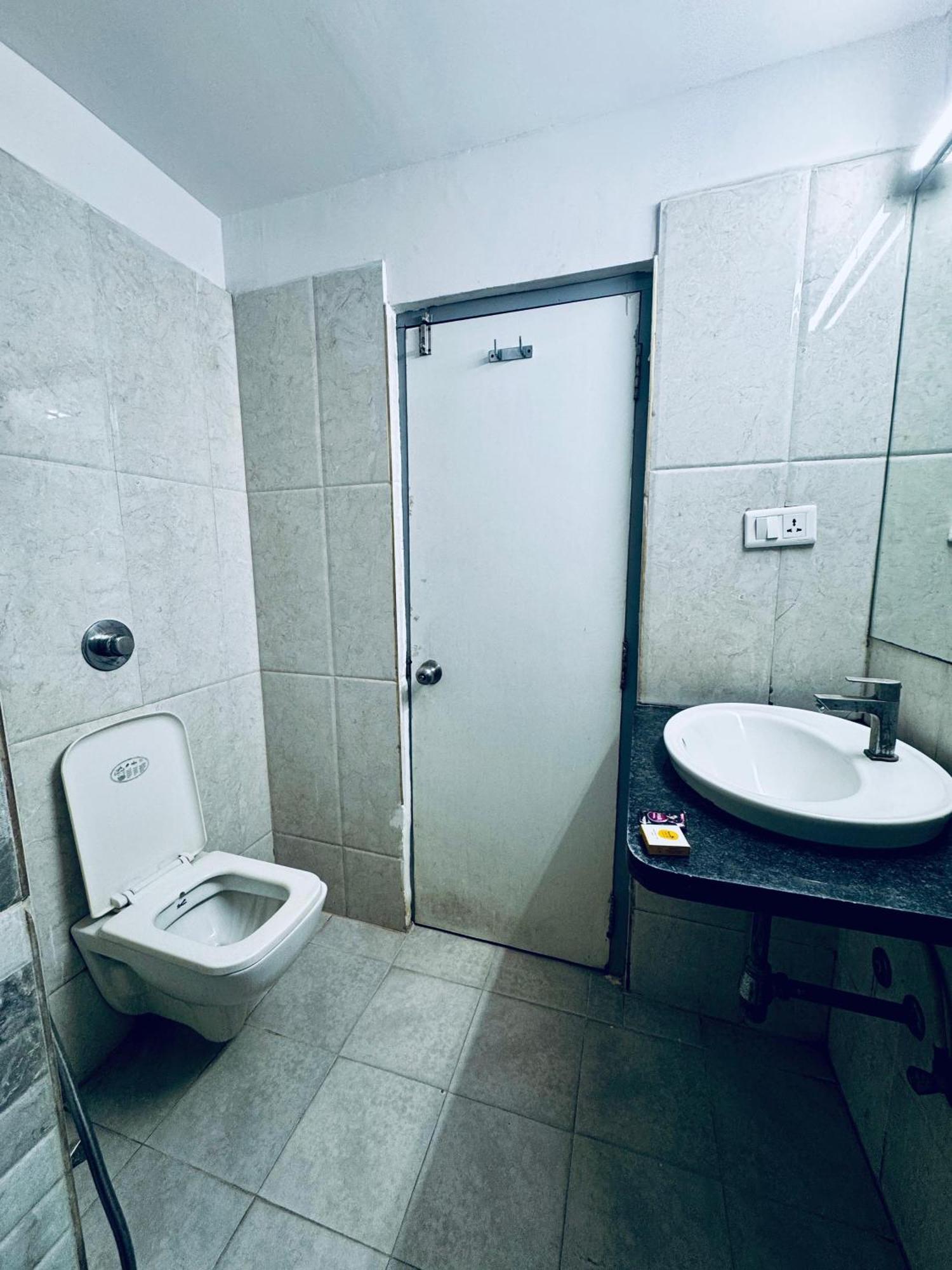 La Riviera 3*