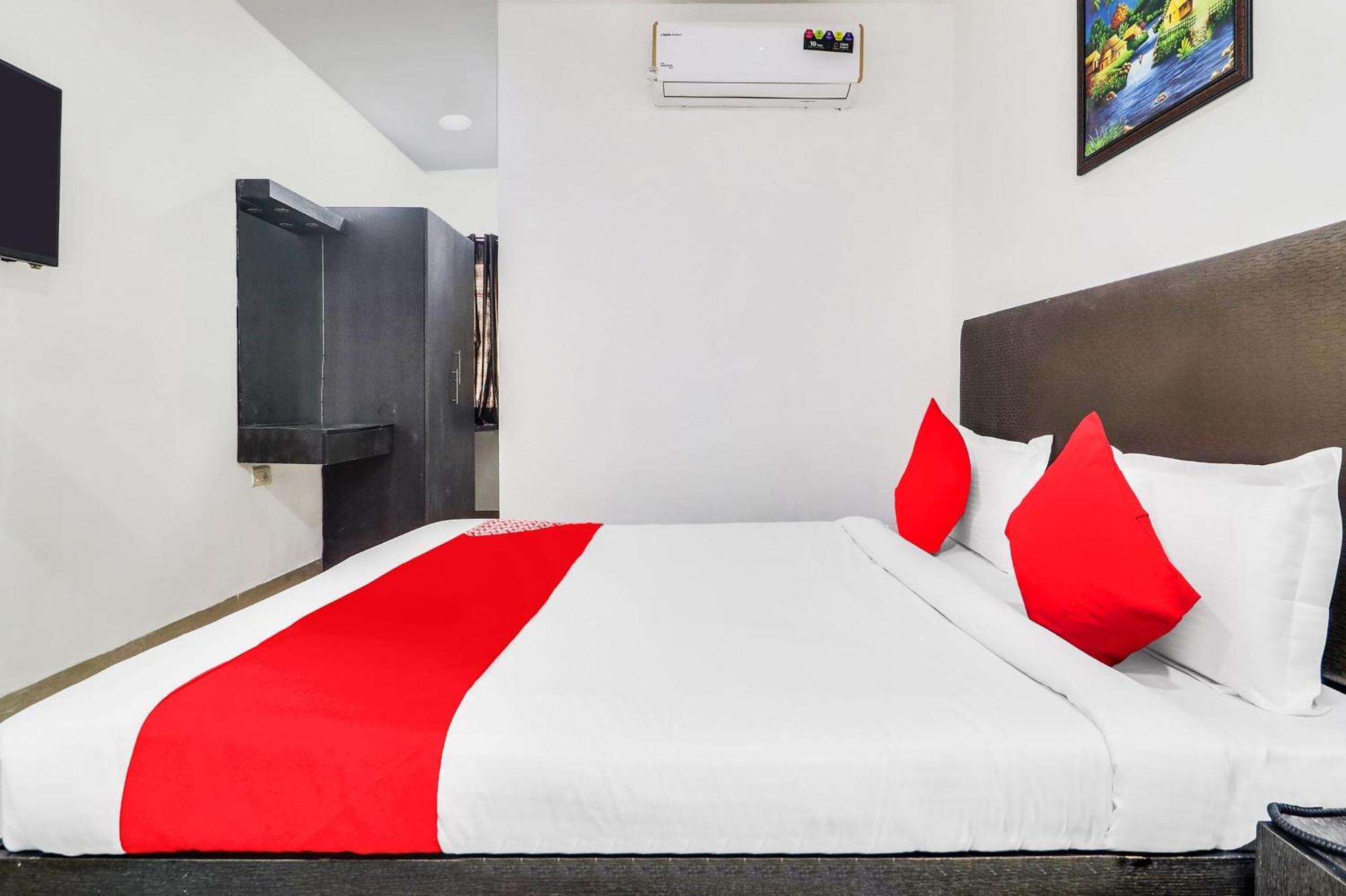 Super O Qualia Dilsukhnagar Near Dilsukhnagar Metro Station 4*