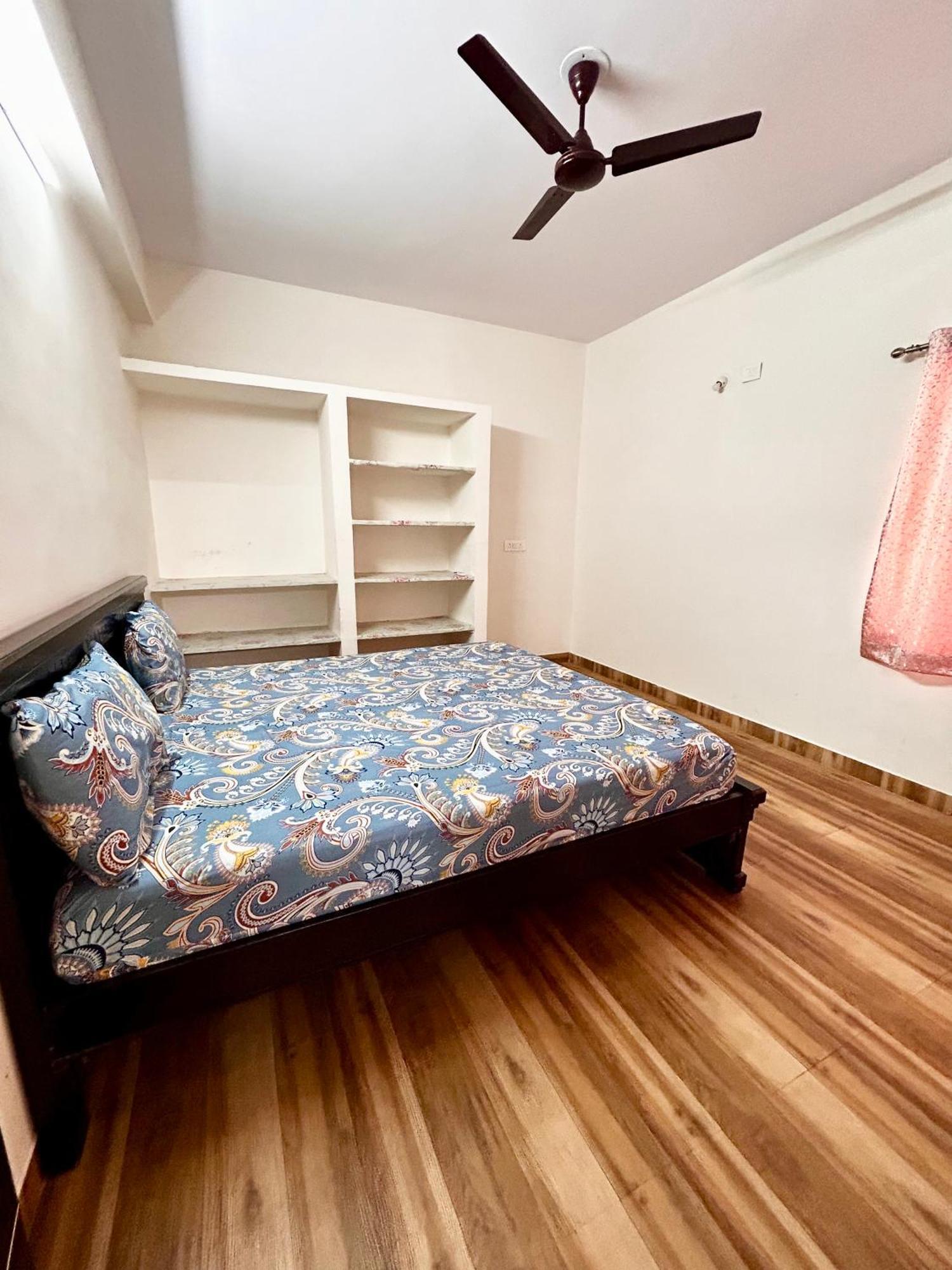 Mee Homes Madhapur Family Fully Furnished 2 Bhk Premium Flats 201 *