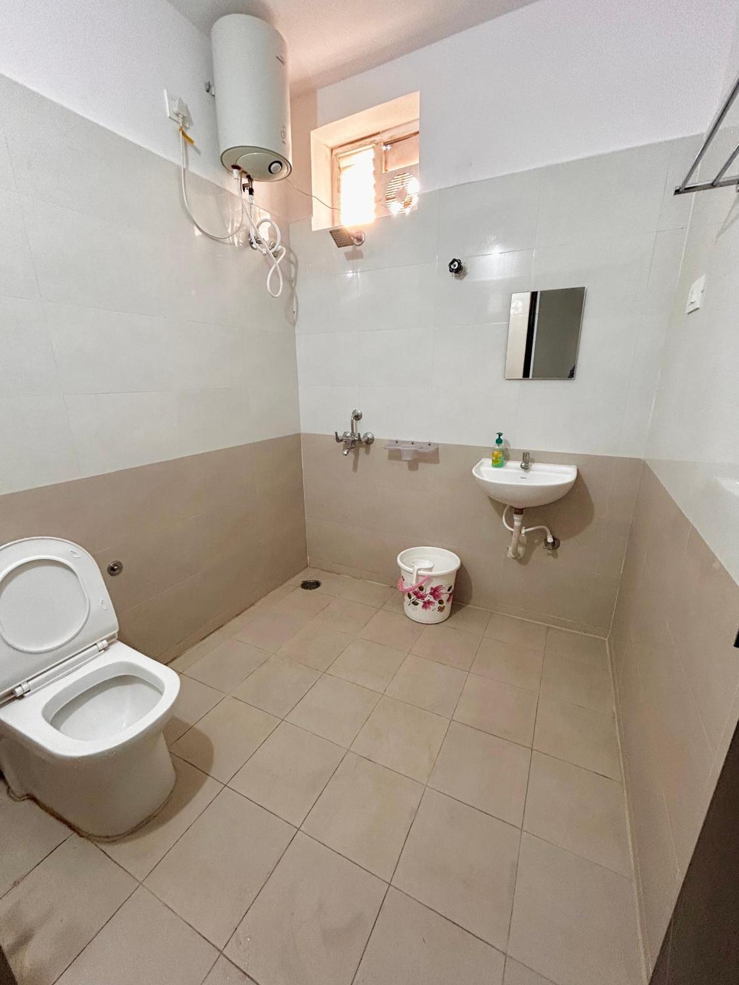 Mee Homes Madhapur Family Fully Furnished 2 Bhk Premium Flats 201 Apartment *