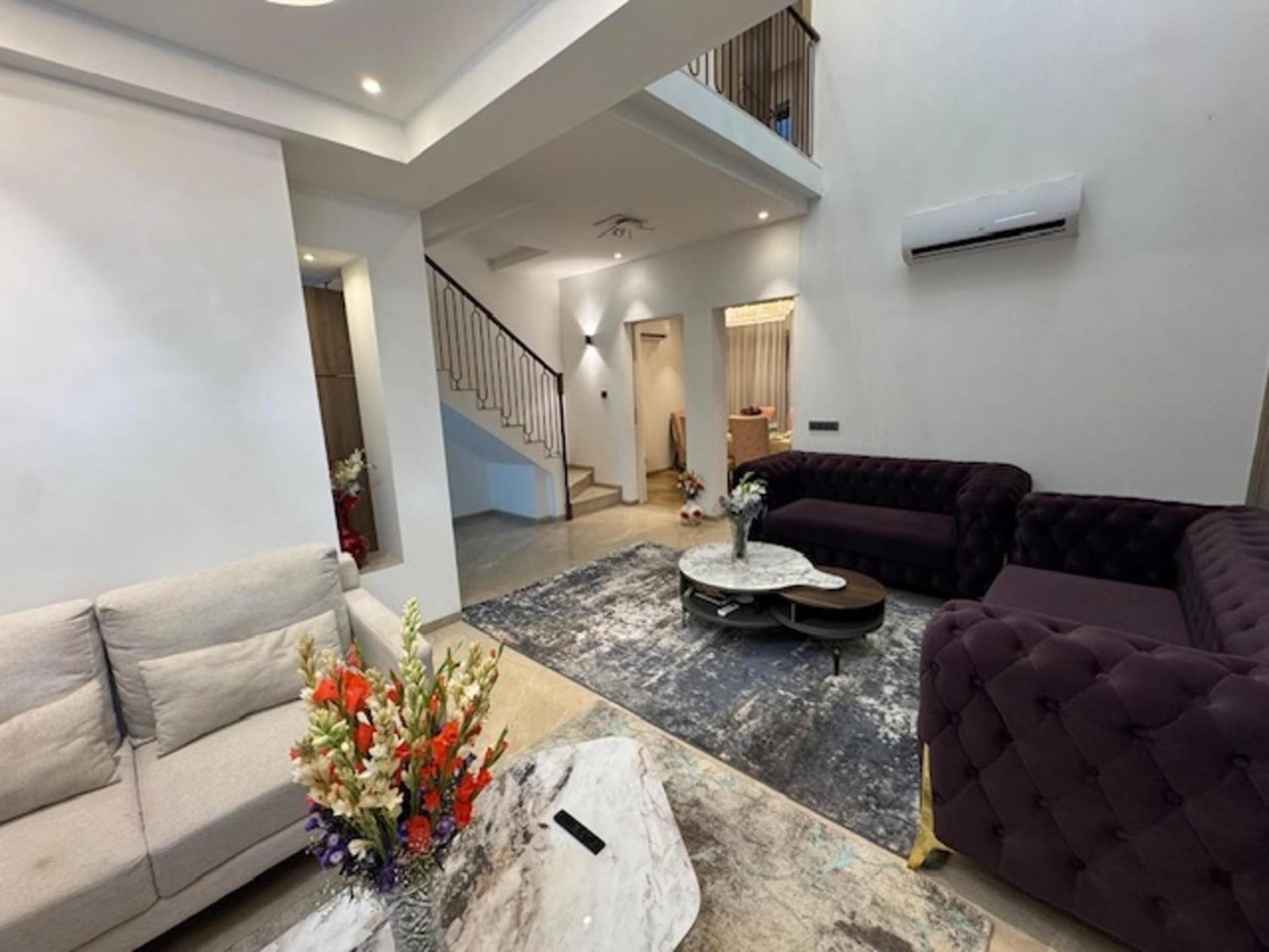 Luxuryhouse-3br-free Car & Driver-balcony-wifi Hyderabad