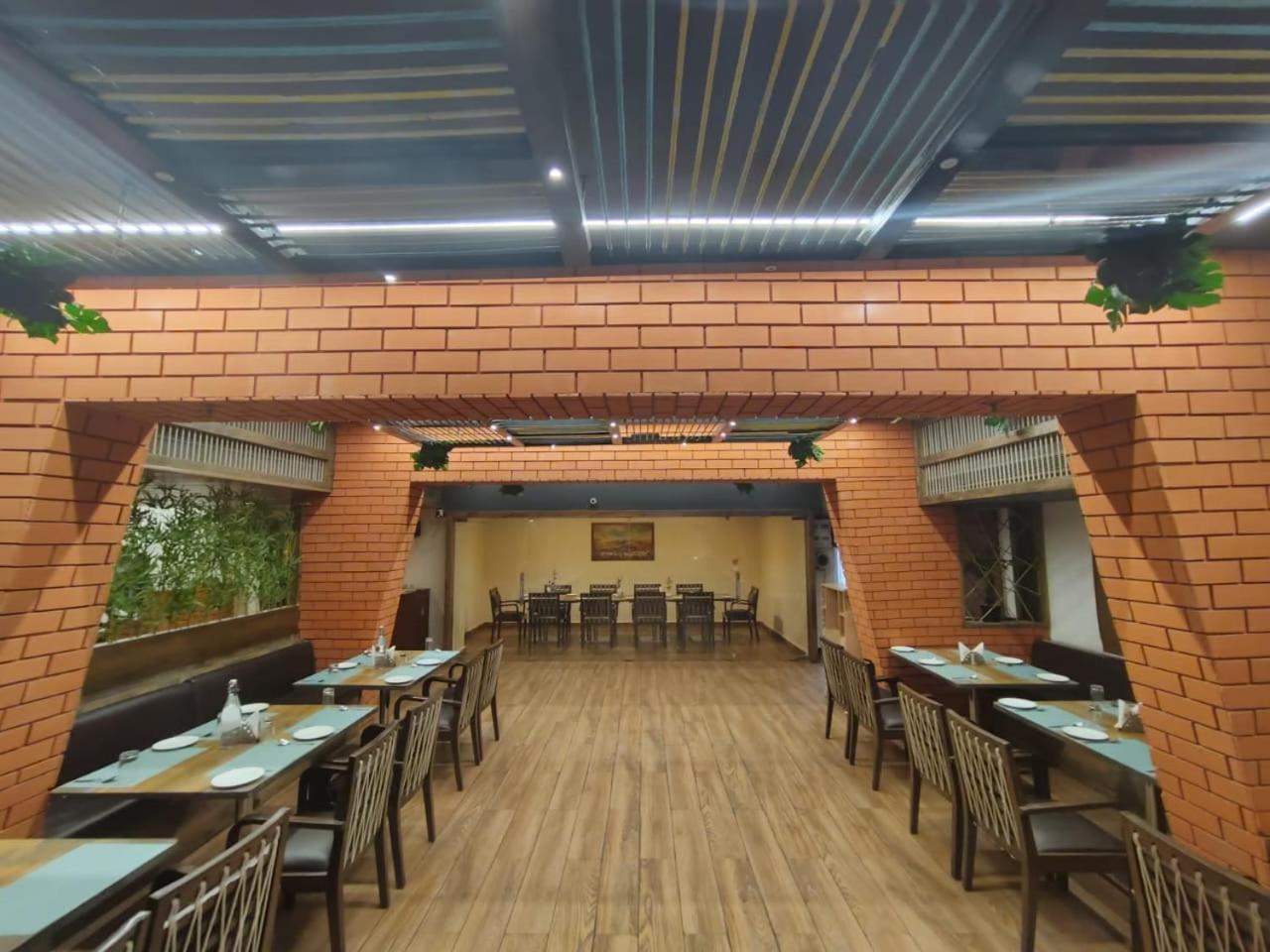 Eastin De Royale 3* Hyderabad