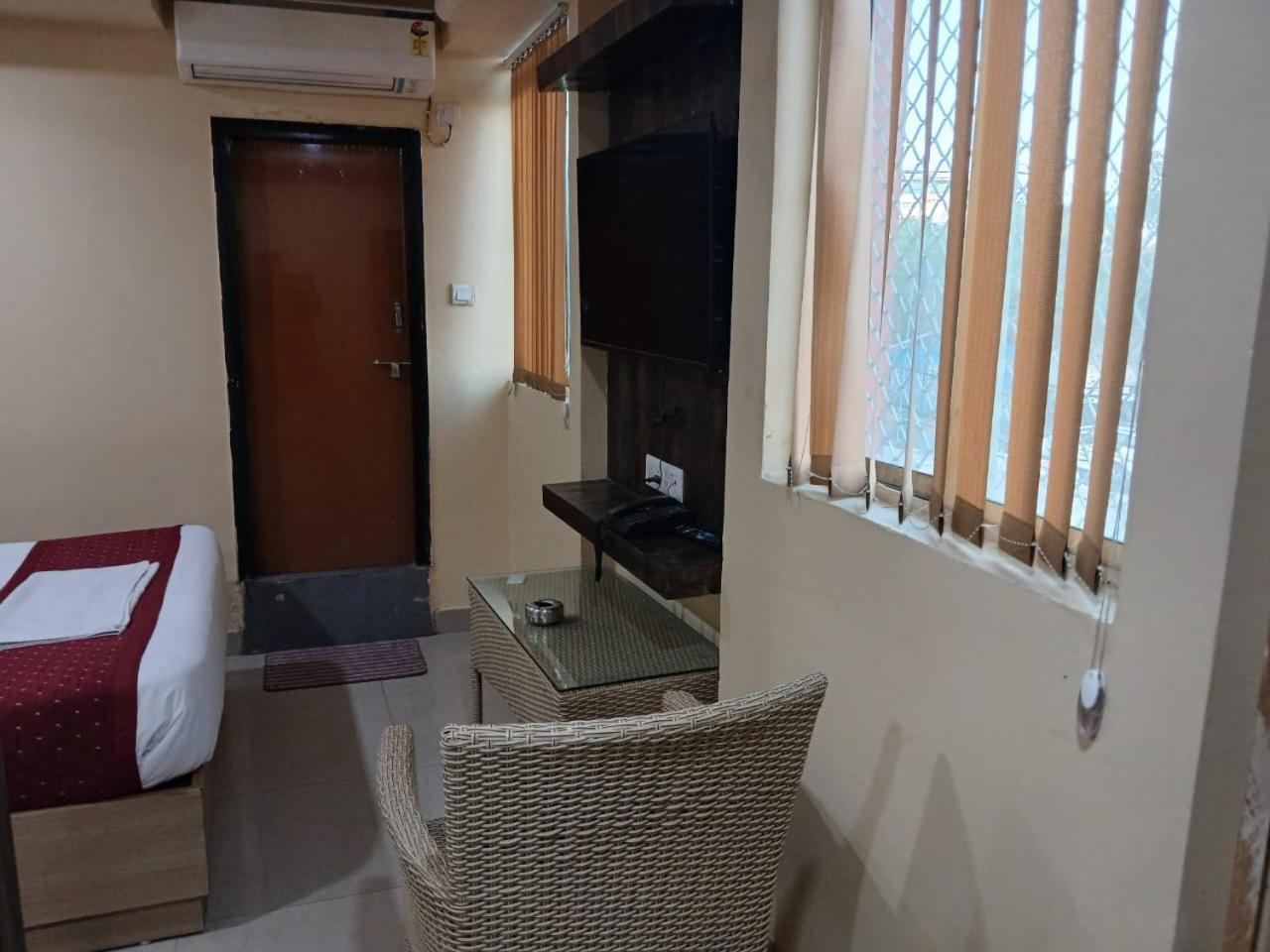 Hotel Blossoms Alekhya Residency- Luxury Lollection *
