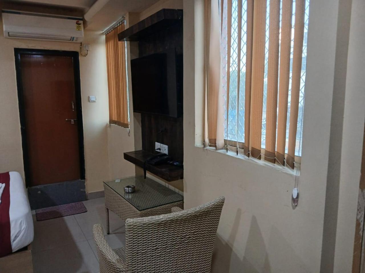 Blossoms Alekhya Residency- Luxury Lollection Hotel Hyderabad