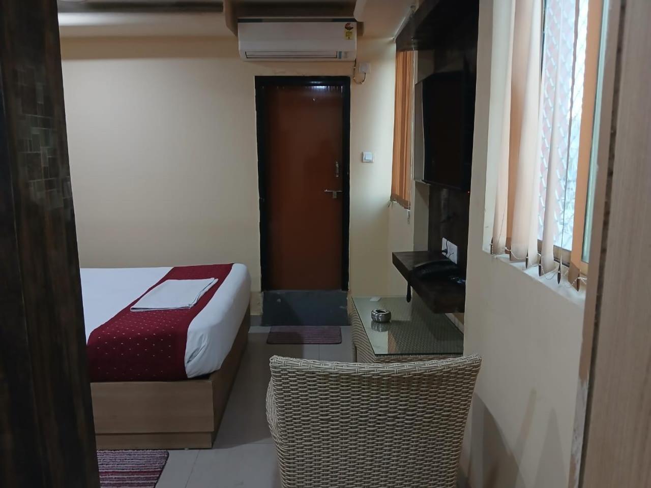Blossoms Alekhya Residency- Luxury Lollection Hotel
