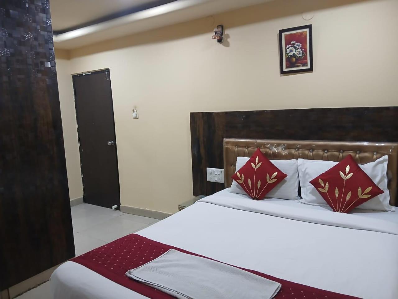 Blossoms Alekhya Residency- Luxury Lollection Hotel Hyderabad