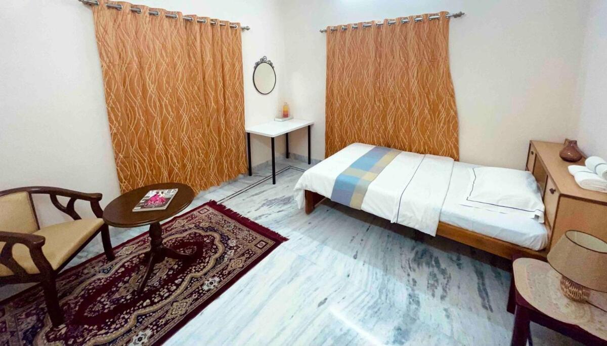 Spacious 2bhk In The Heart Of * Hyderabad