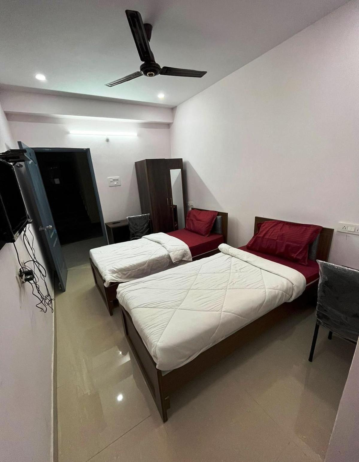 Motel Rk Lion Royal Grand Pg Coliving Hyderabad