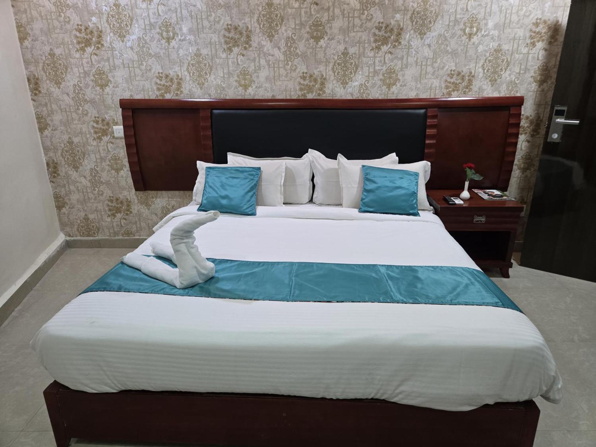 Jubilee Pride Hotel 3*