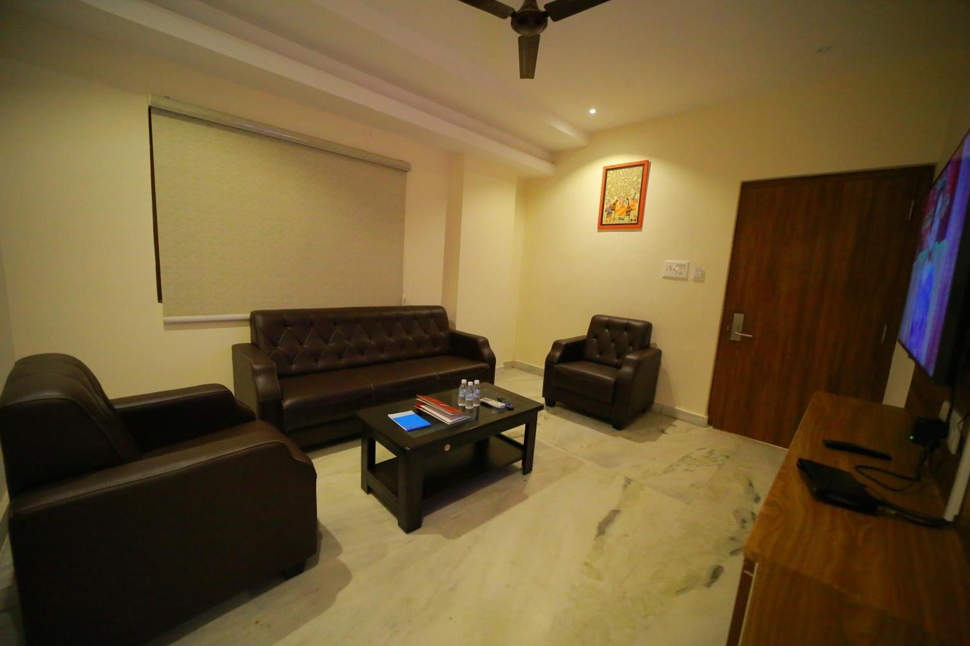 Dhruv Elite And Banquets Hotel