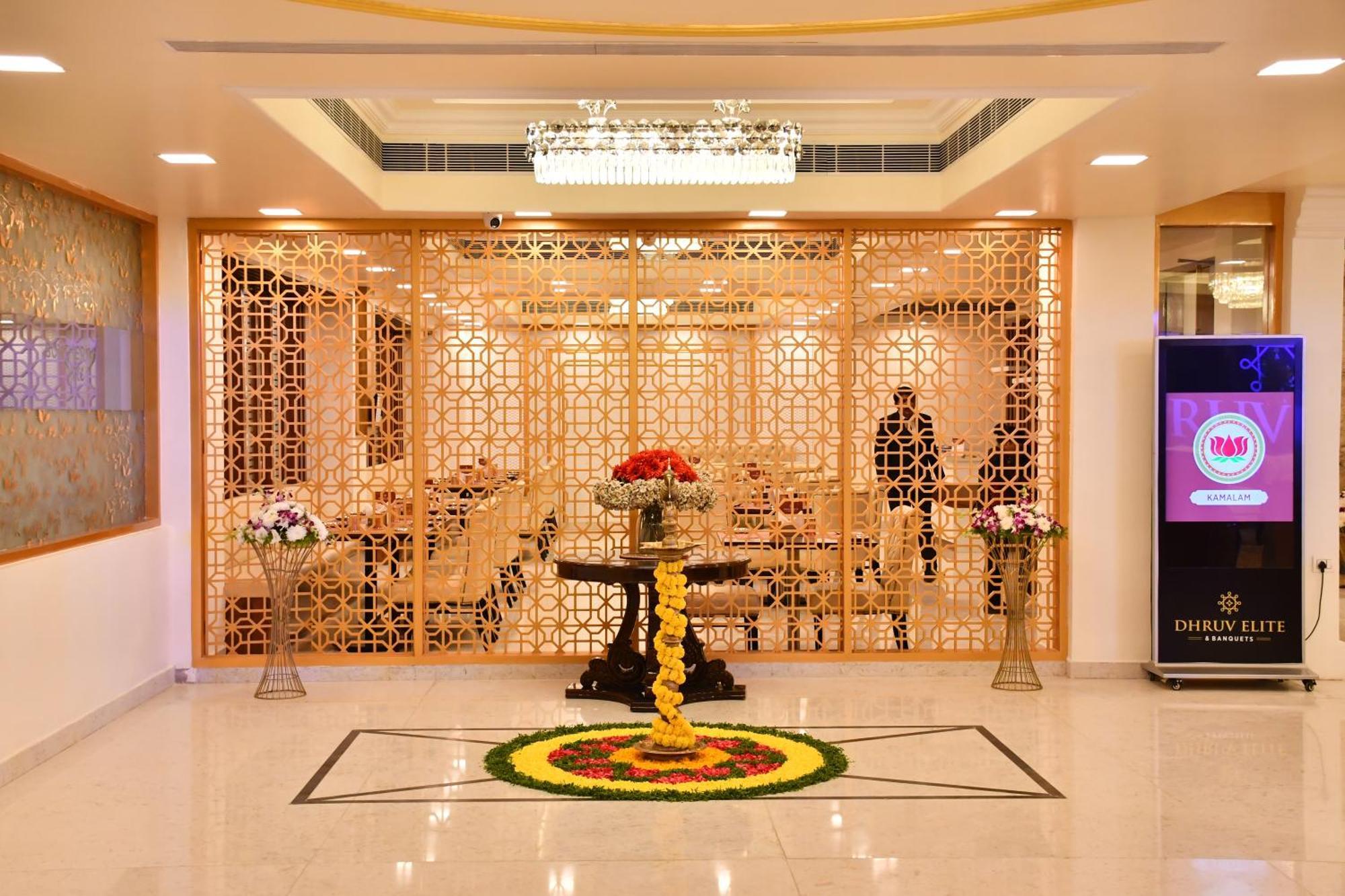 Dhruv Elite And Banquets Hotel 3*