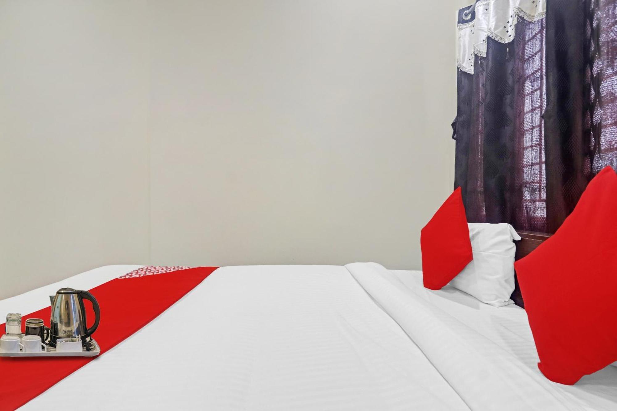 O Sri Navya Grand Near Nexus Hotel 3*
