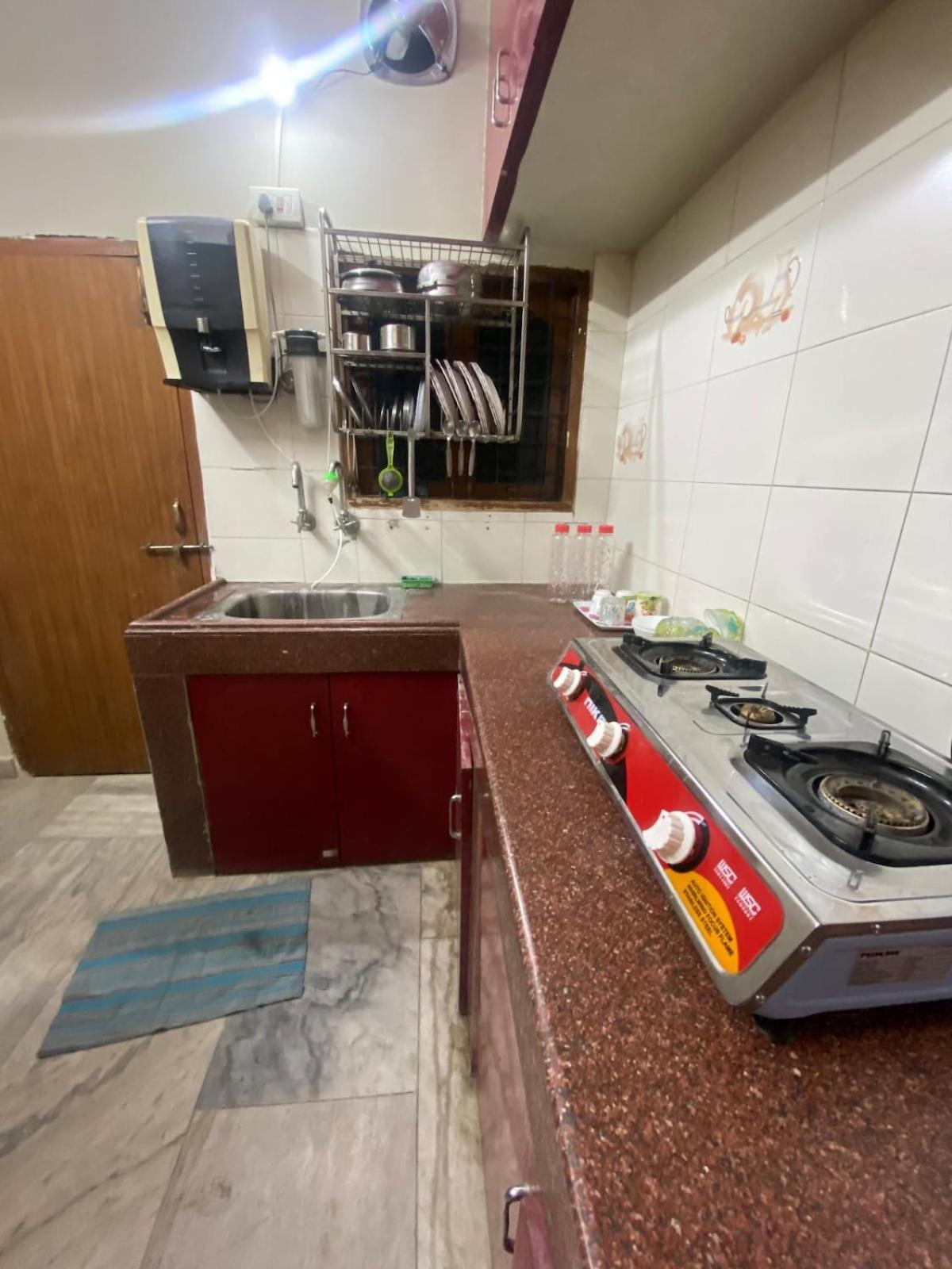Modern 2bhk Flat With Large Living Dinning And Kitchen Apartamento *