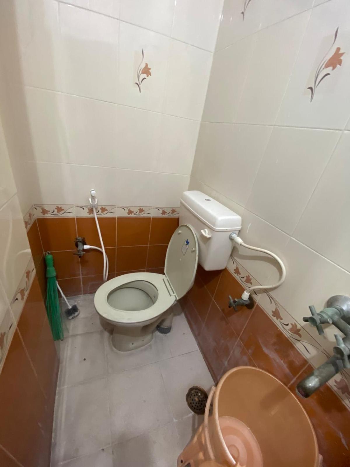 Modern 2bhk Flat With Large Living Dinning And Kitchen Apartamento Hyderabad