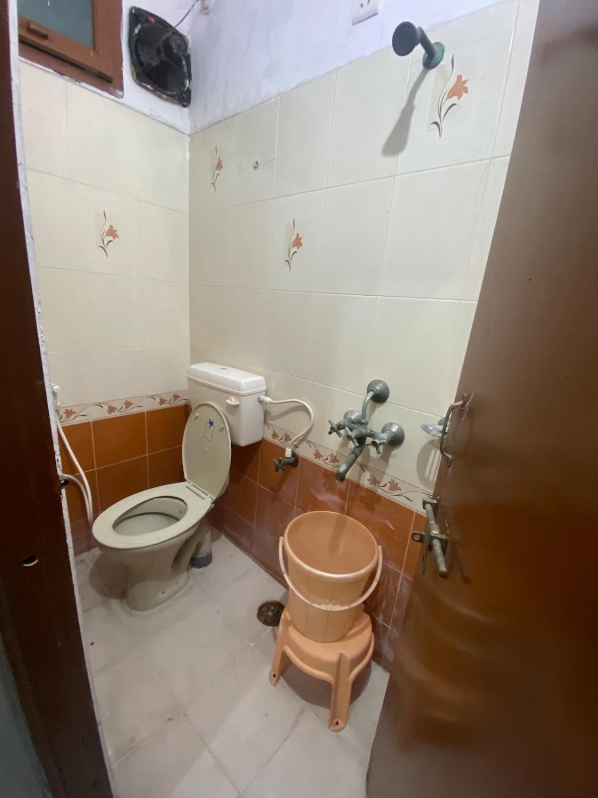 Modern 2bhk Flat With Large Living Dinning And Kitchen * Hyderabad