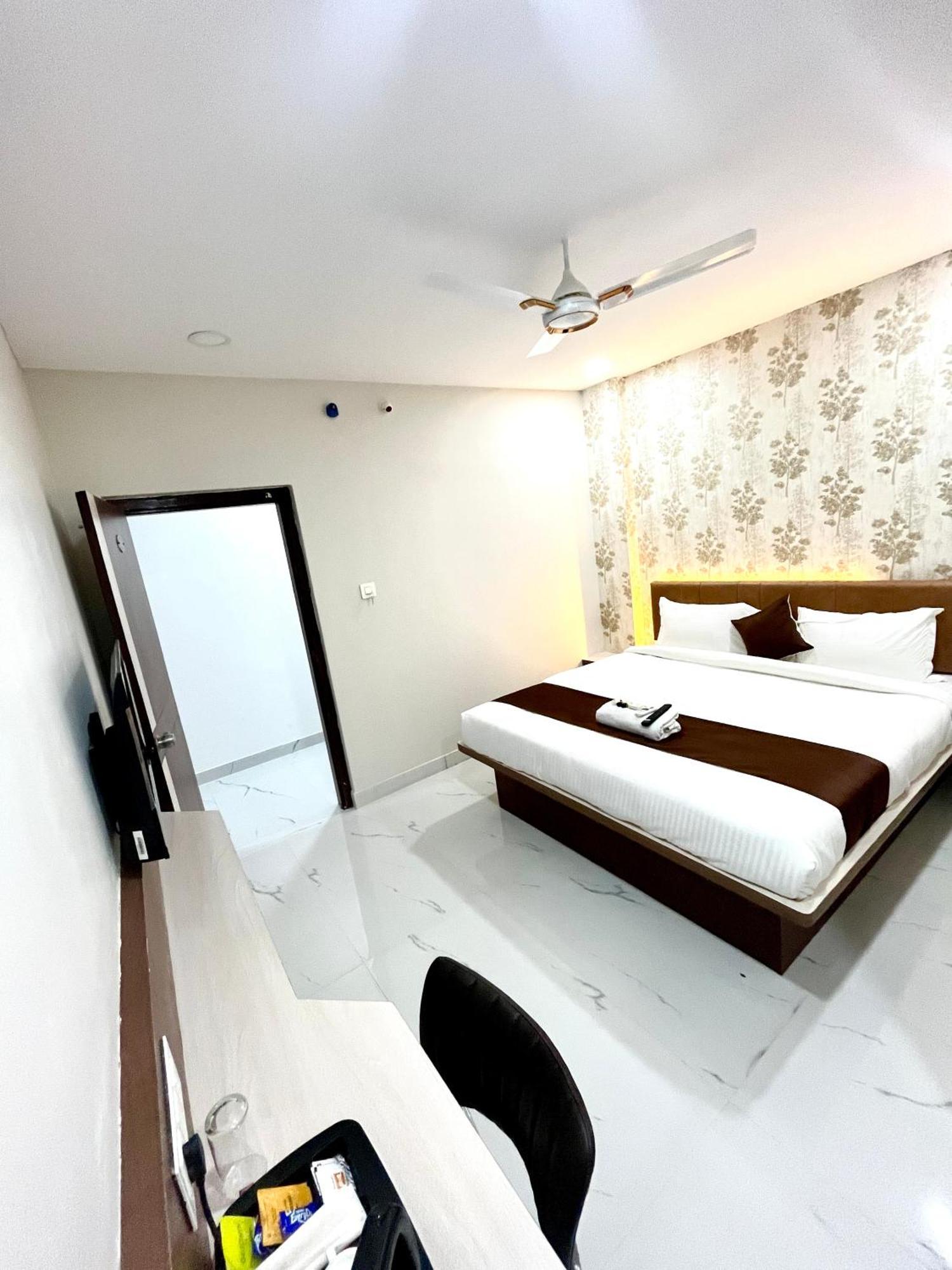 Mithra Grand Hotel