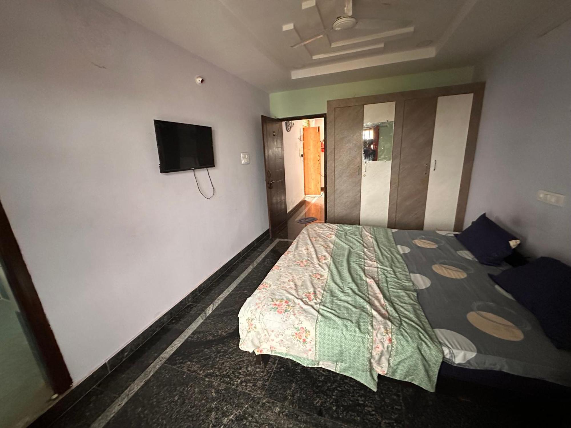 Jb Service Apartment *