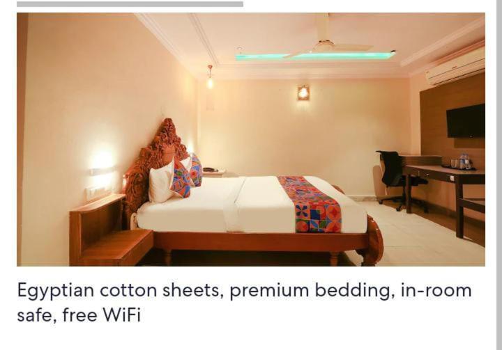 Hotel Blossoms The Plaza Residency- Free Lunch Or Dinner- Lakdikapul 3*