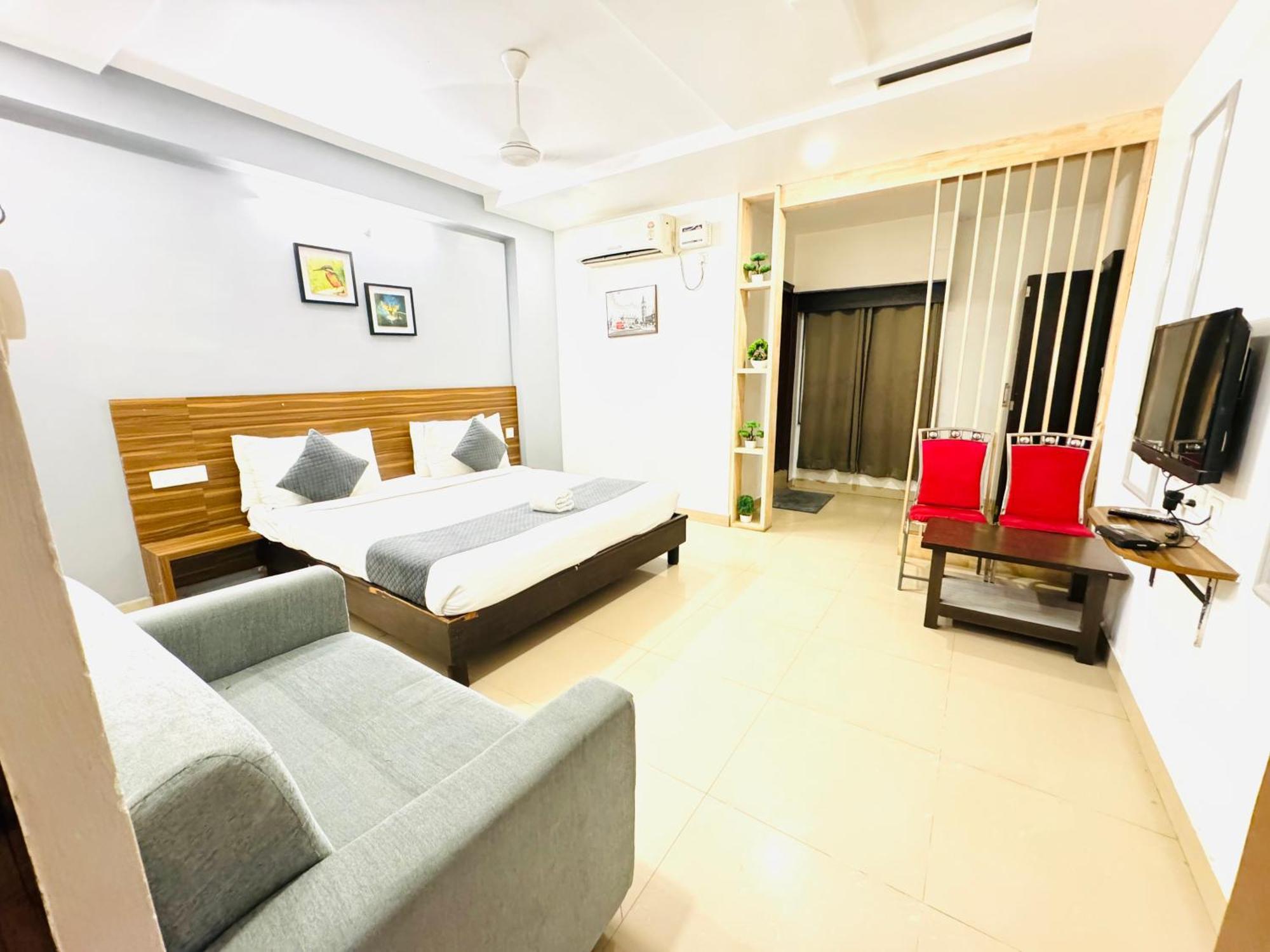 Bommarillu Premium