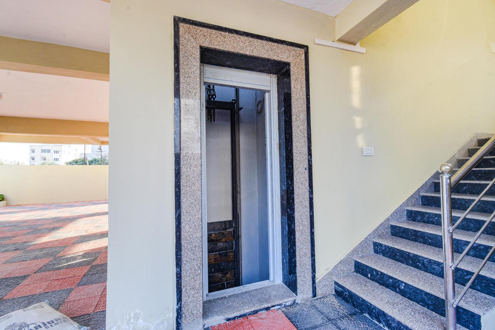 Hotel Fabhotel Rk Nr Gachibowli 3*