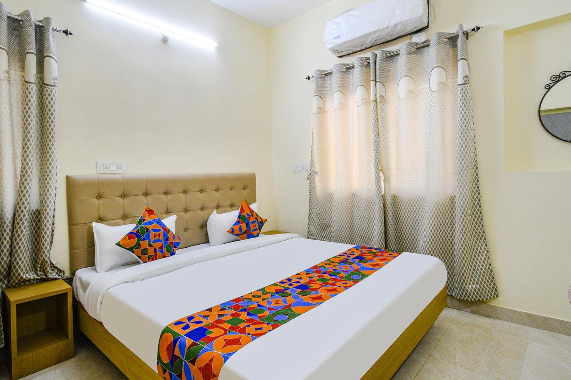 Hotel Fabhotel Rk Suites - Nr U S Consulate, Financial District