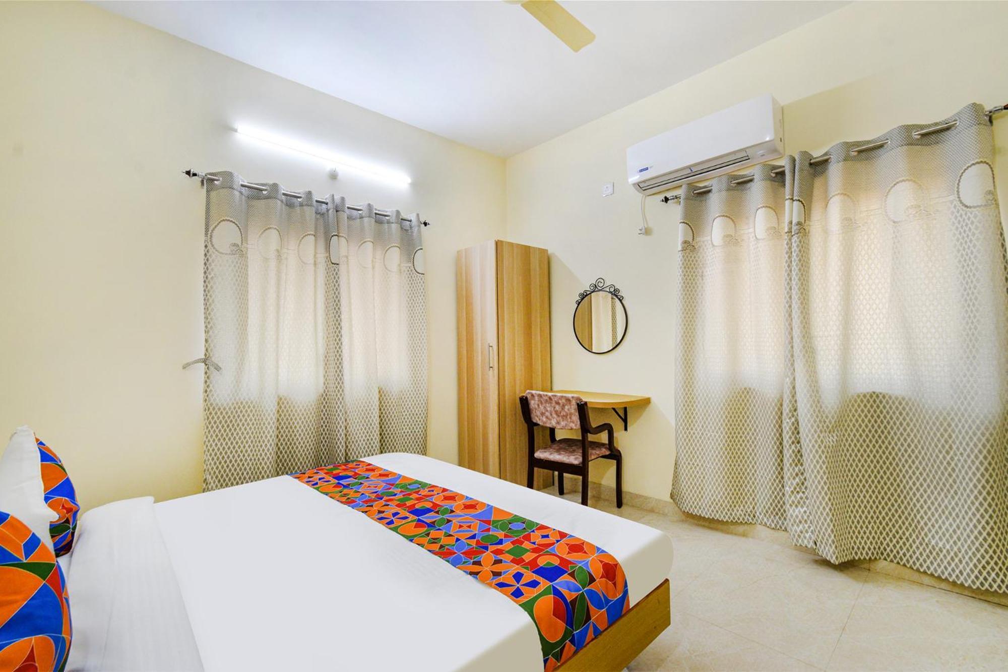 Fabhotel Rk Suites - Nr U S Consulate, Financial District Hotel 3*
