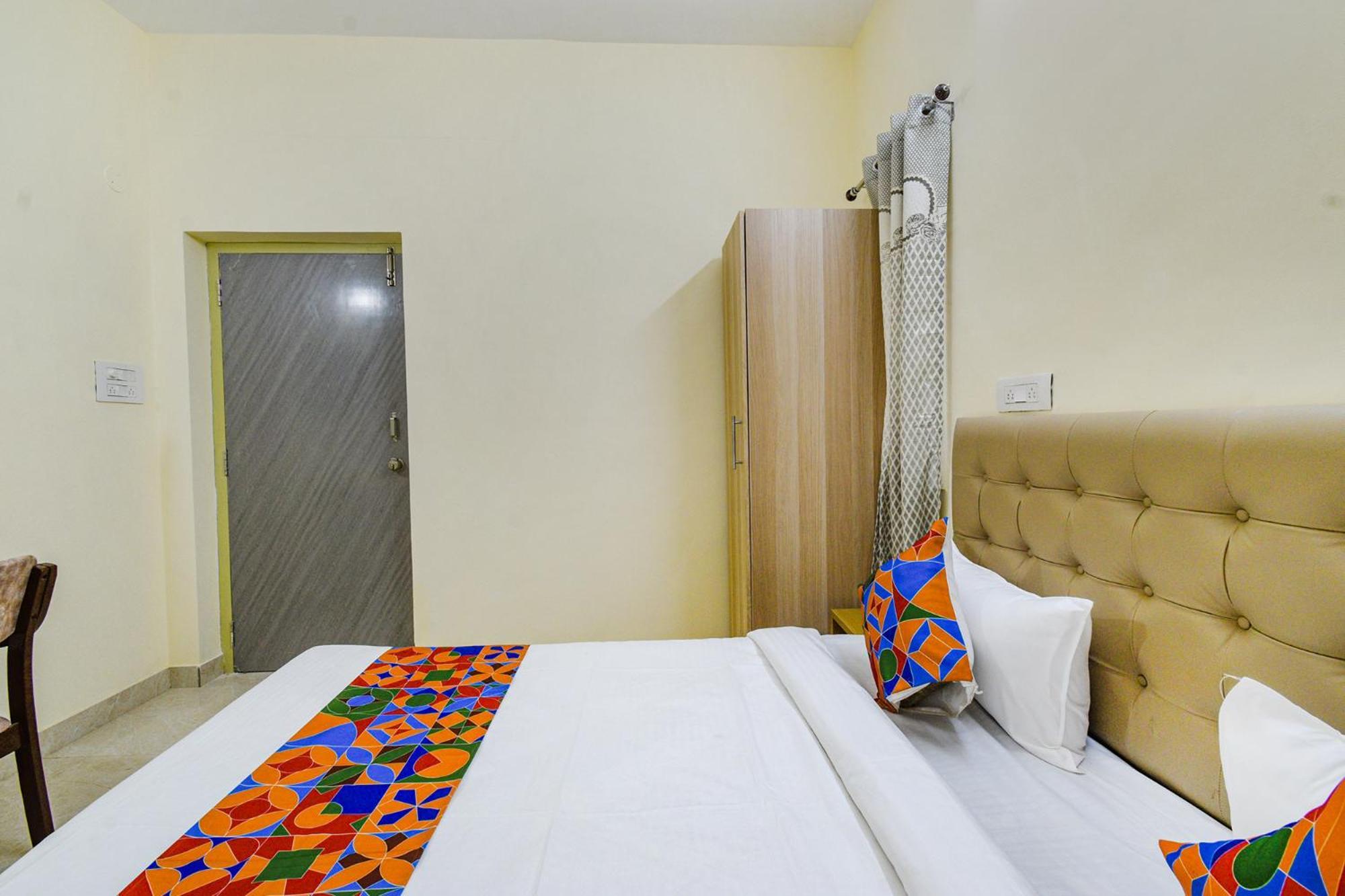 Fabhotel Rk Suites - Nr U S Consulate, Financial District 3*