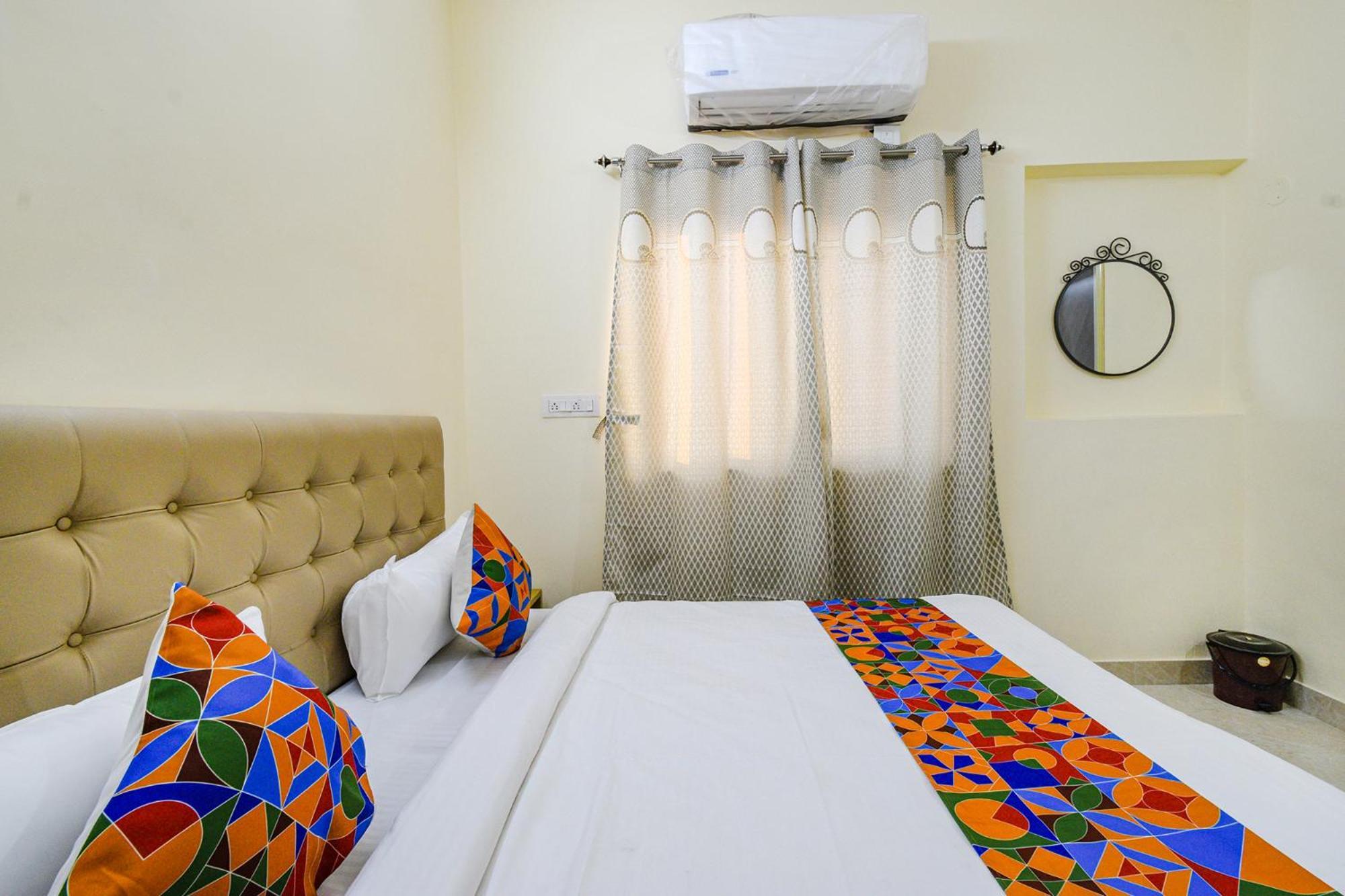 Fabhotel Rk Suites - Nr U S Consulate, Financial District Hotel 3*