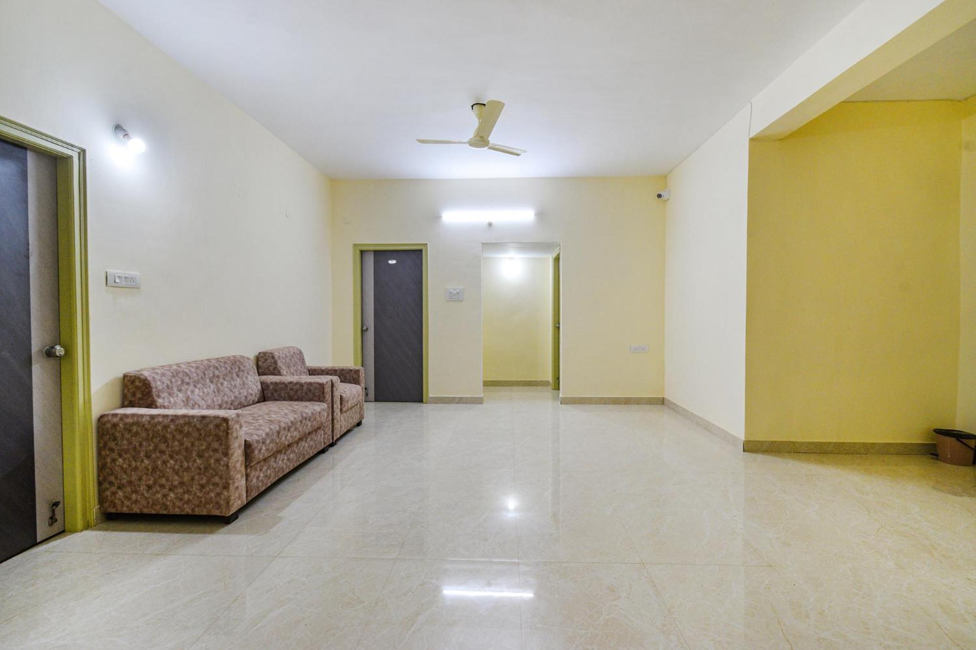 Fabhotel Rk Suites - Nr U S Consulate, Financial District Hotel