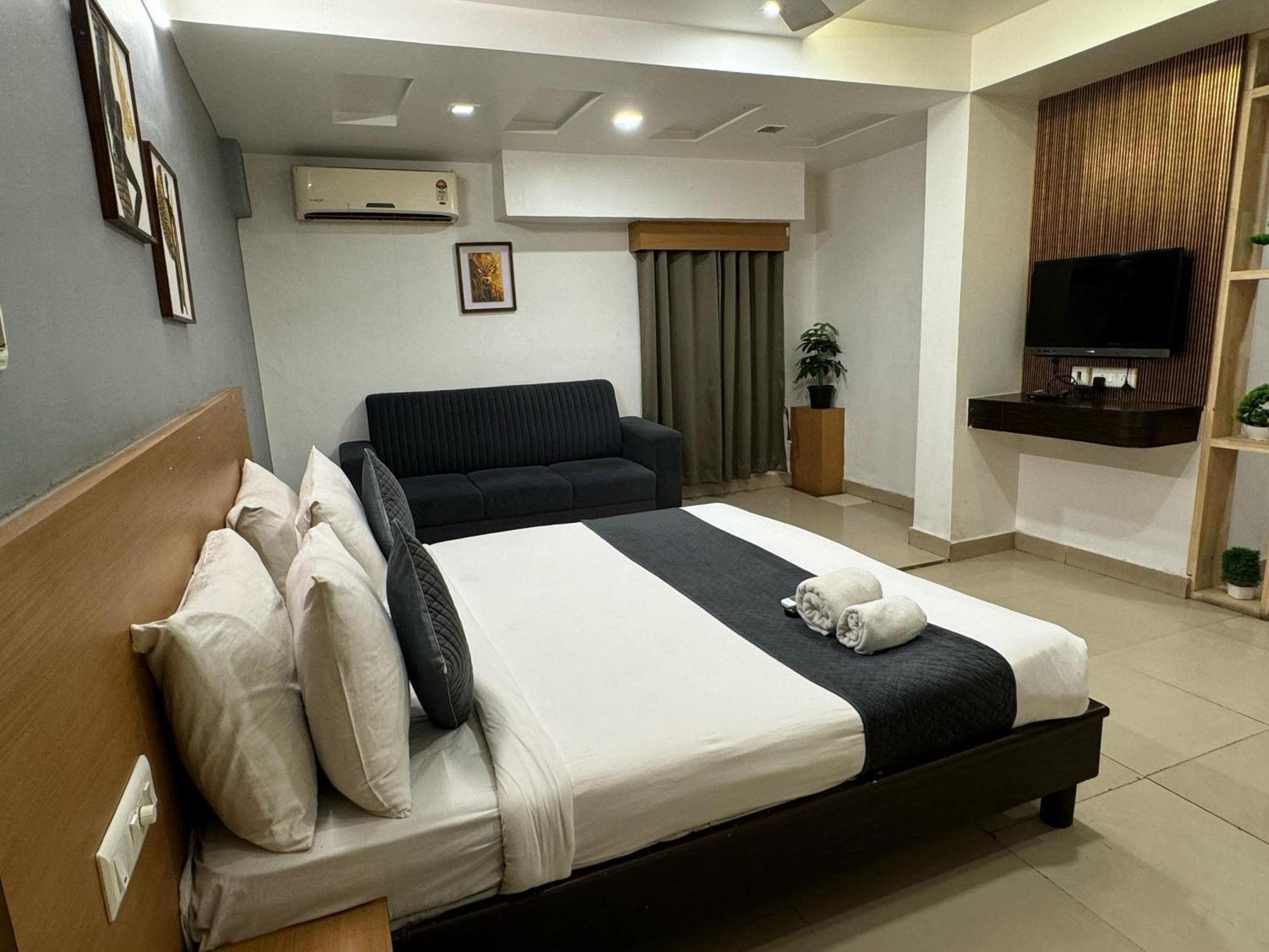 Bommarillu Premium Hotel