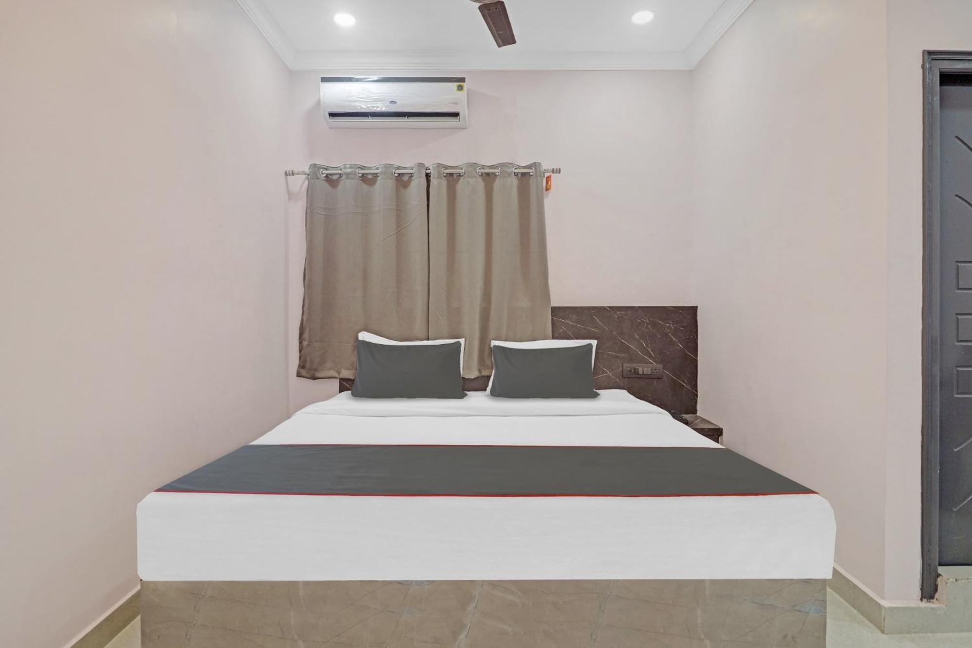 Hotel Collection O Chirag 3*