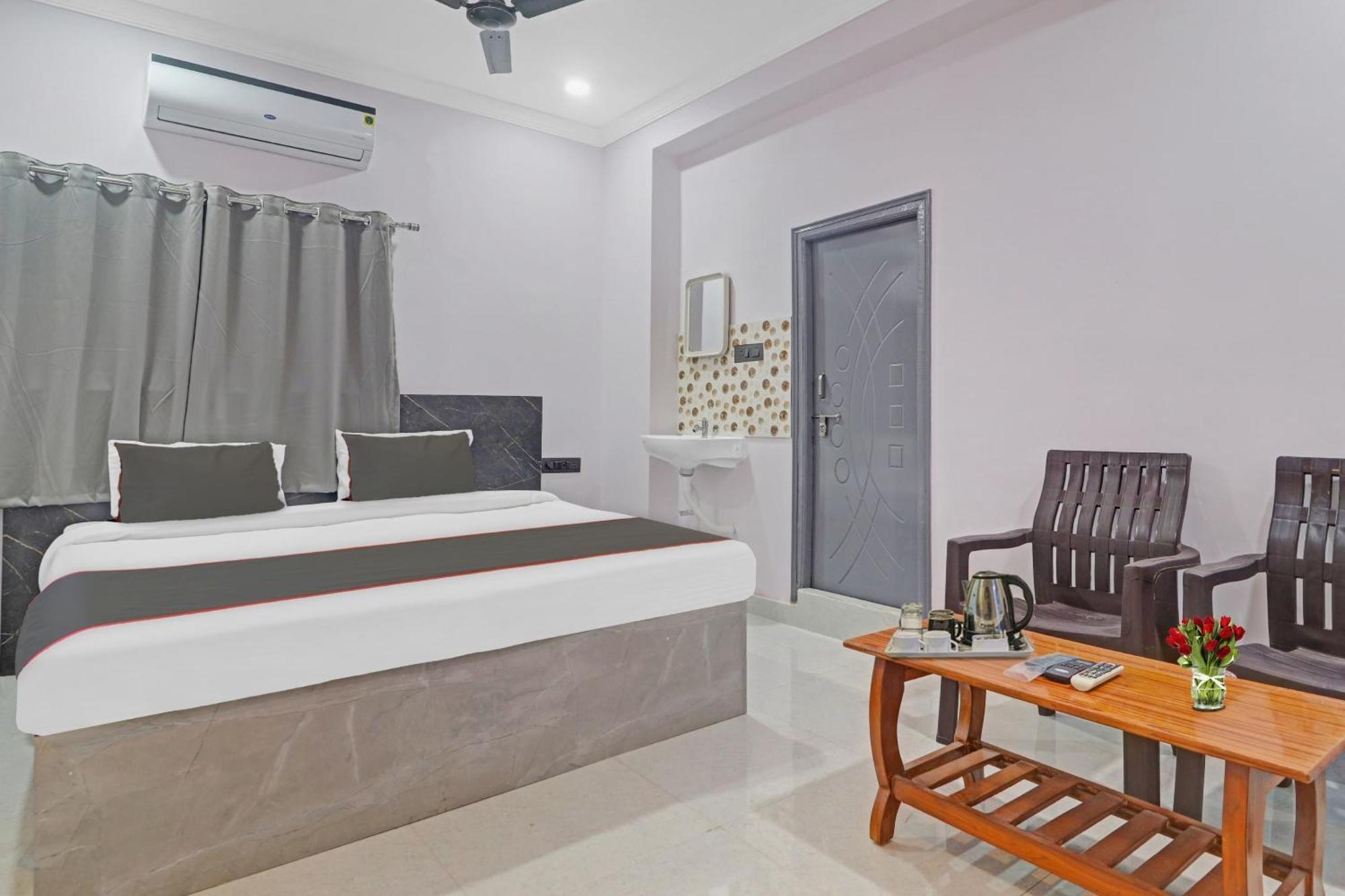 Collection O Chirag Hyderabad