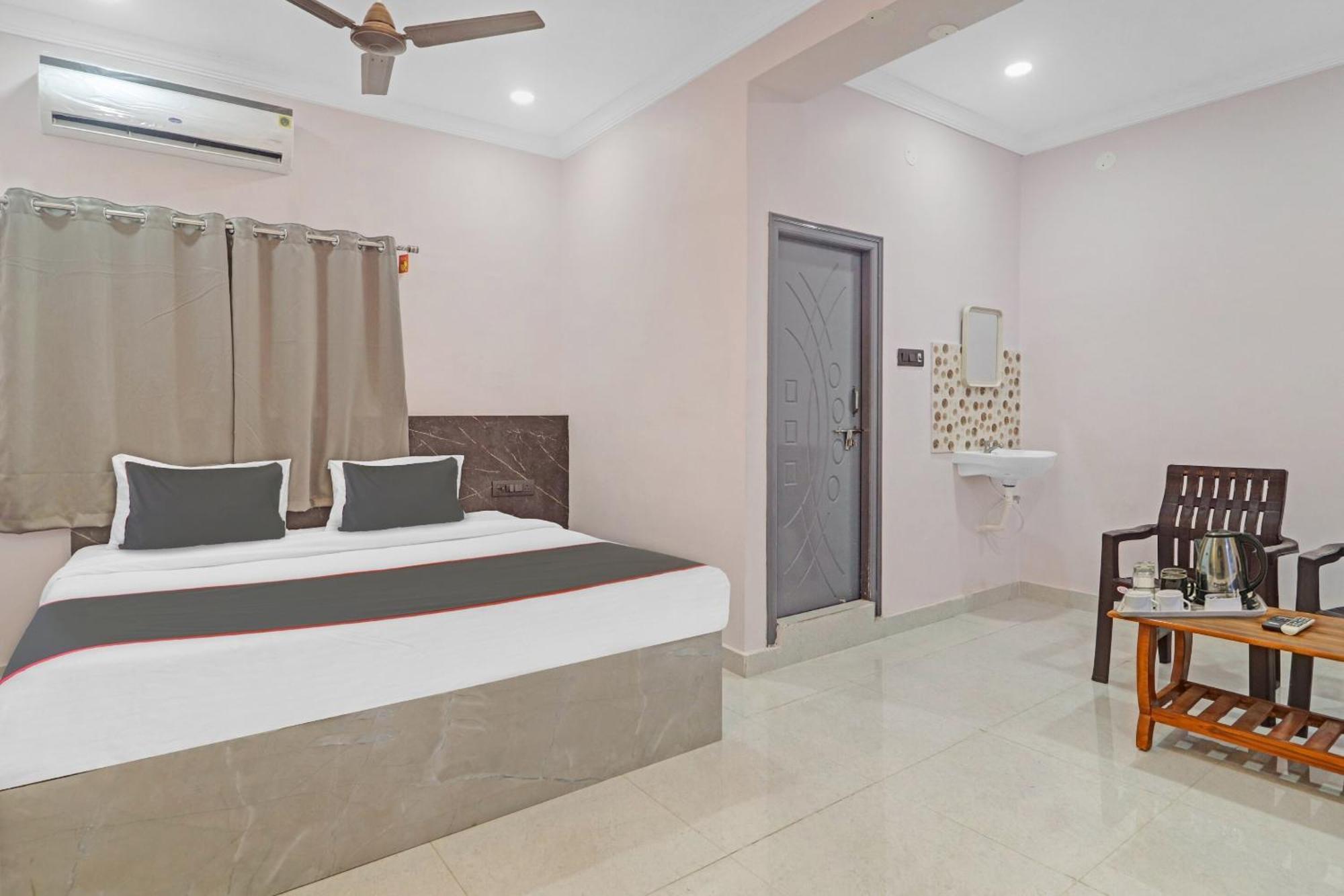 Hotel Collection O Chirag 3*
