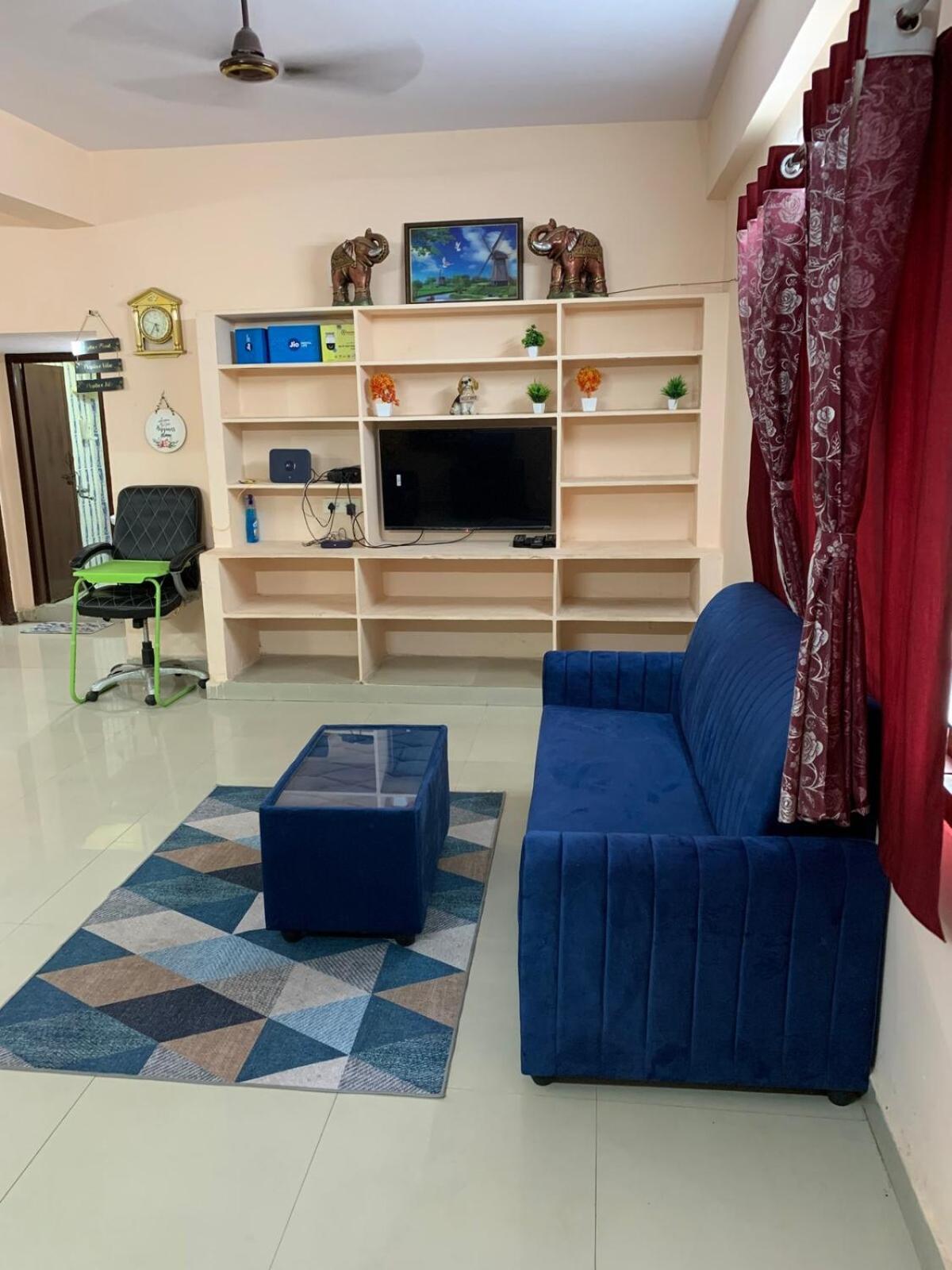 Apartment Kesarhomes-1stflr-flt102 2bhk-ac-lift-kukatpally *