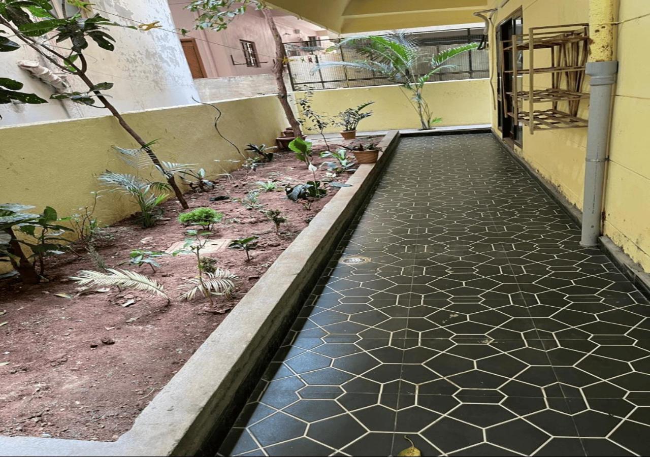 Individual Near Apollo Jubilee Hills Hyderabad