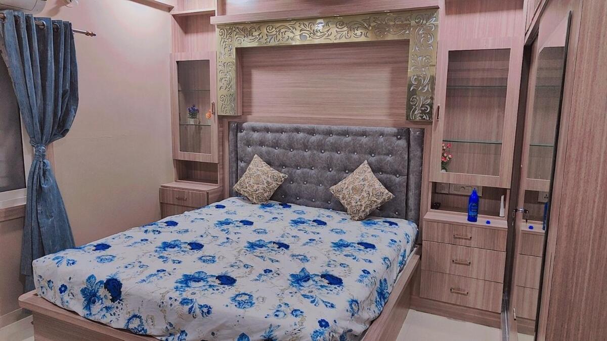 Modern Furnished Apartment *