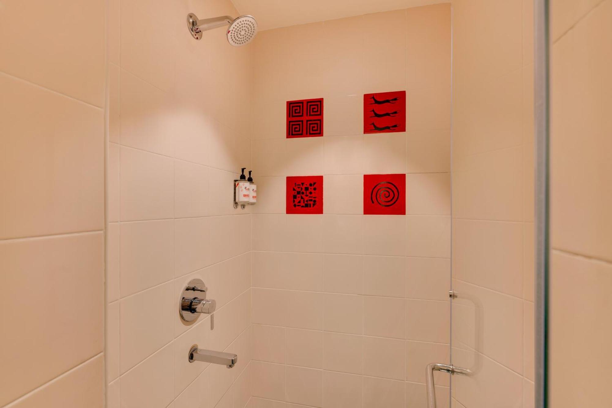 Red Fox By Lemon Tree Hotels, 3* Hyderabad